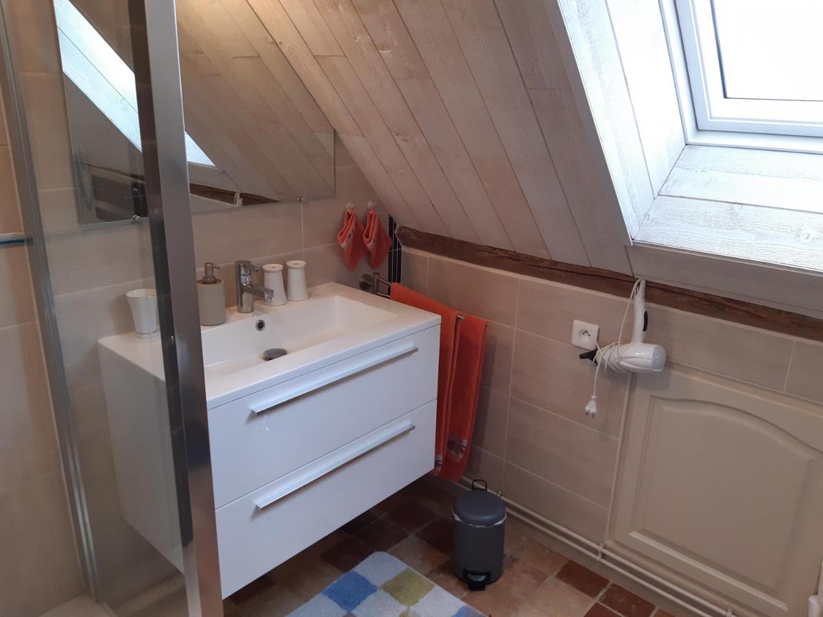 Double Room with Private Bathroom - Photo 6
