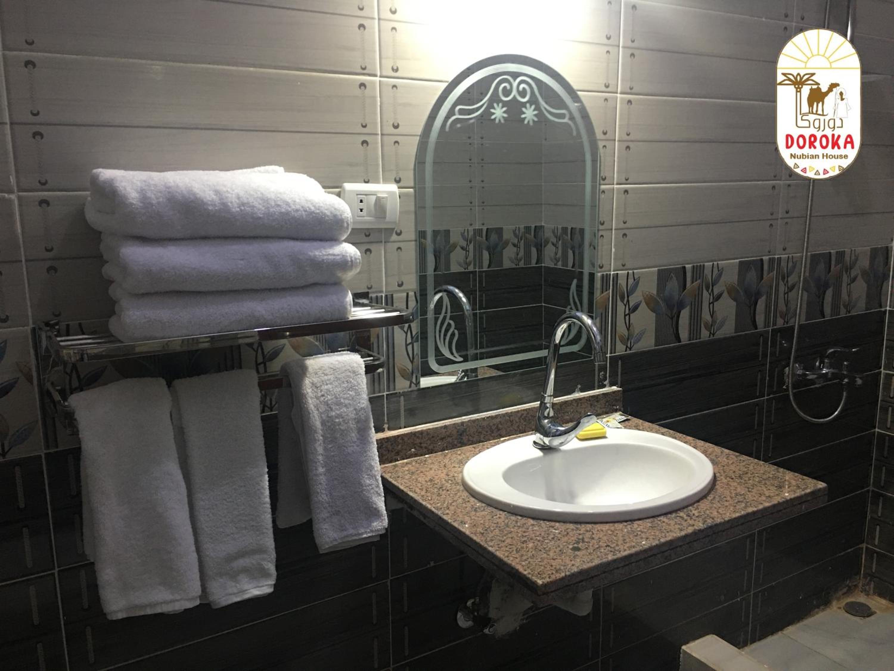 Superior Triple Room with Sea View - Photo 4
