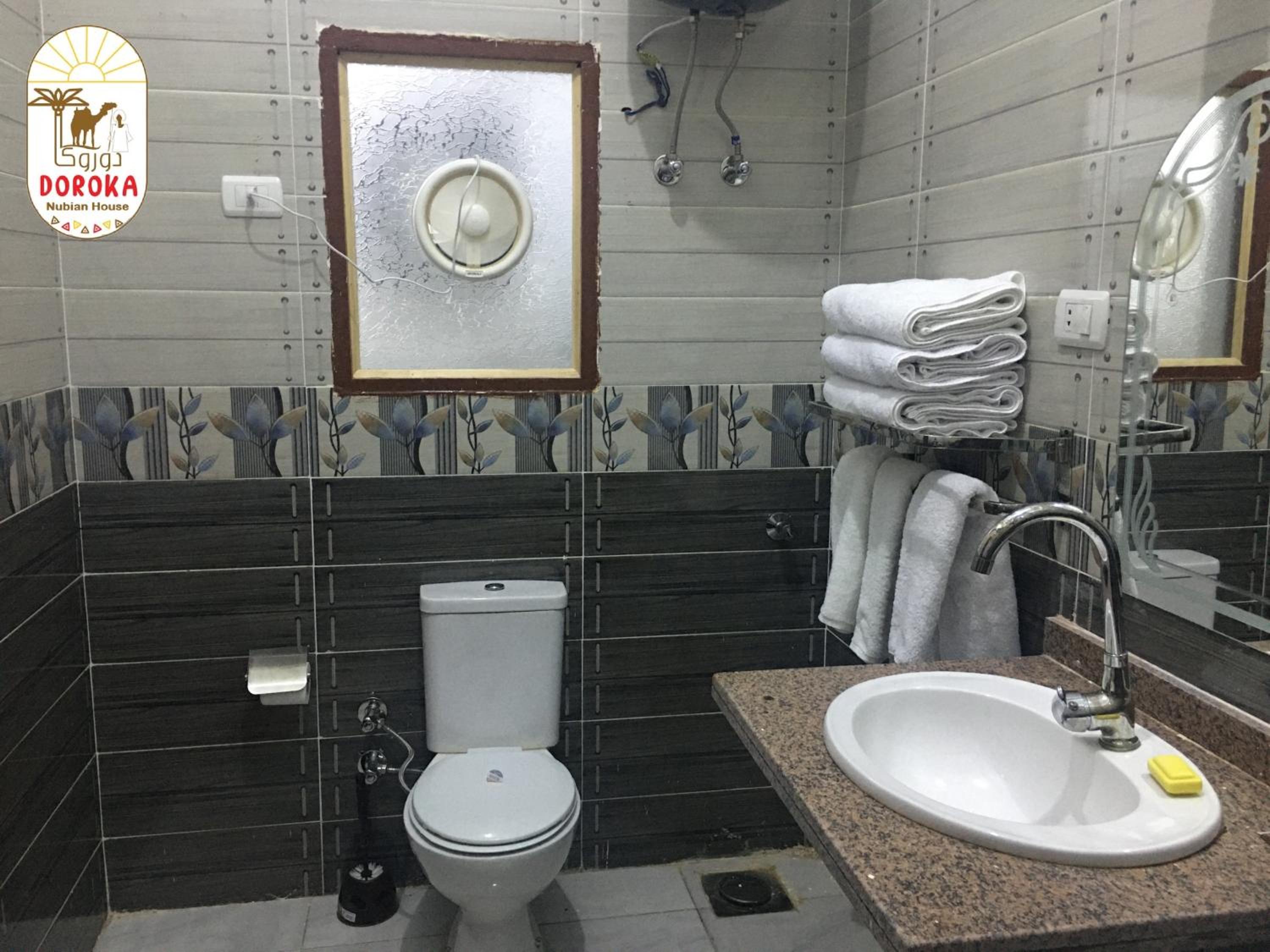 Deluxe Double Room with Side Sea View - Photo 3