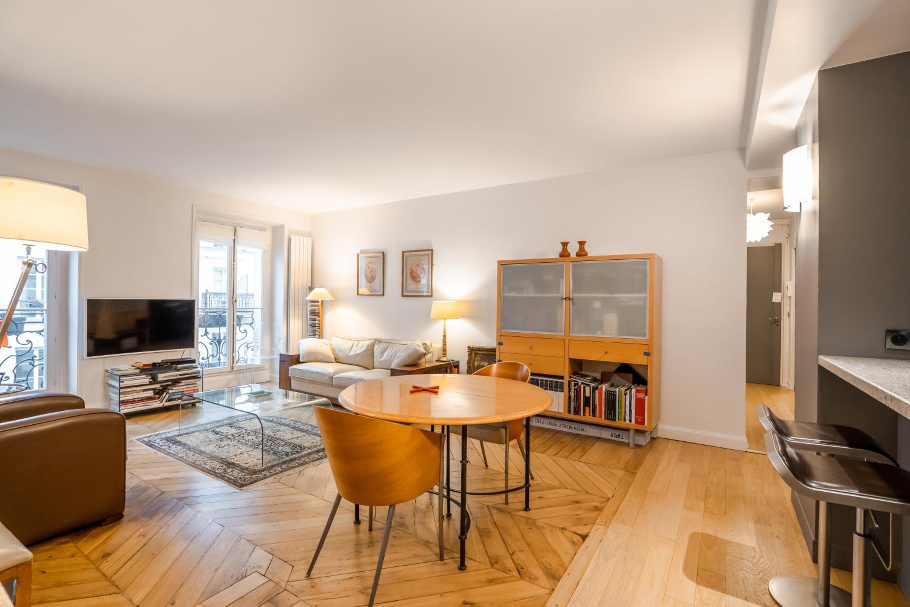 Apartment photo 2
