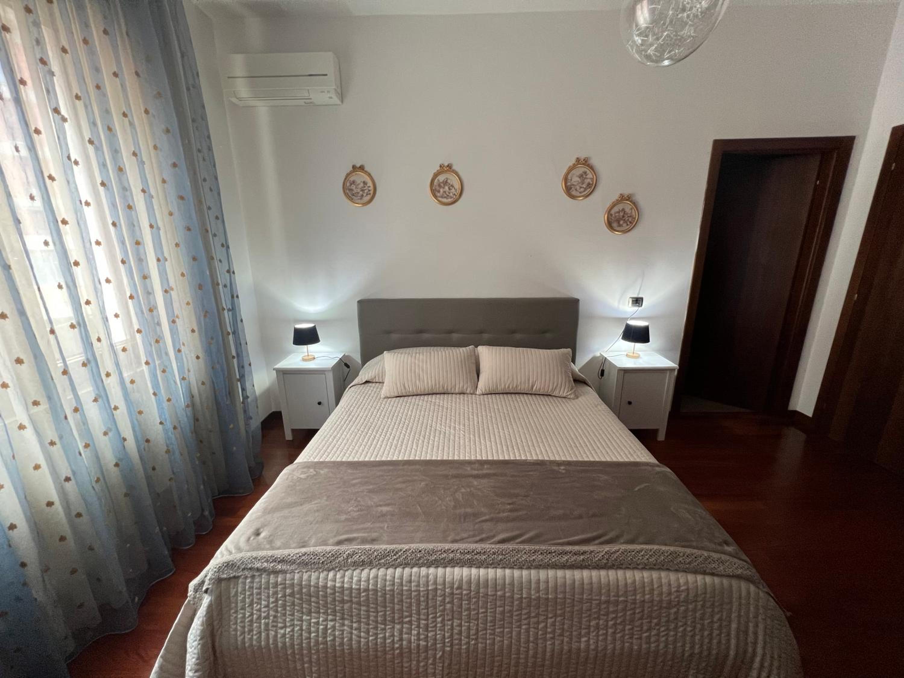 Double Room with Private Bathroom - Photo 1