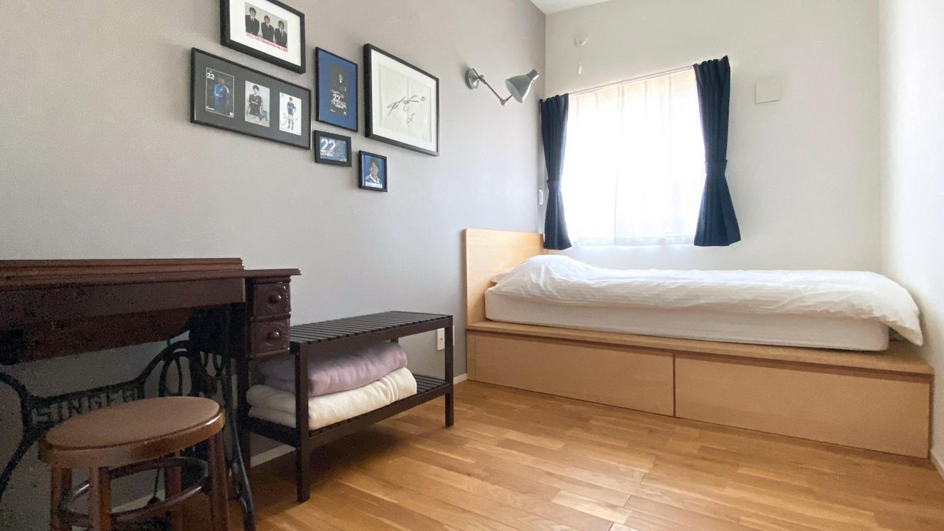 Single Room with Shared Bathroom photo 1