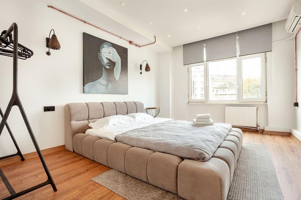 Three-Bedroom Apartment photo 1