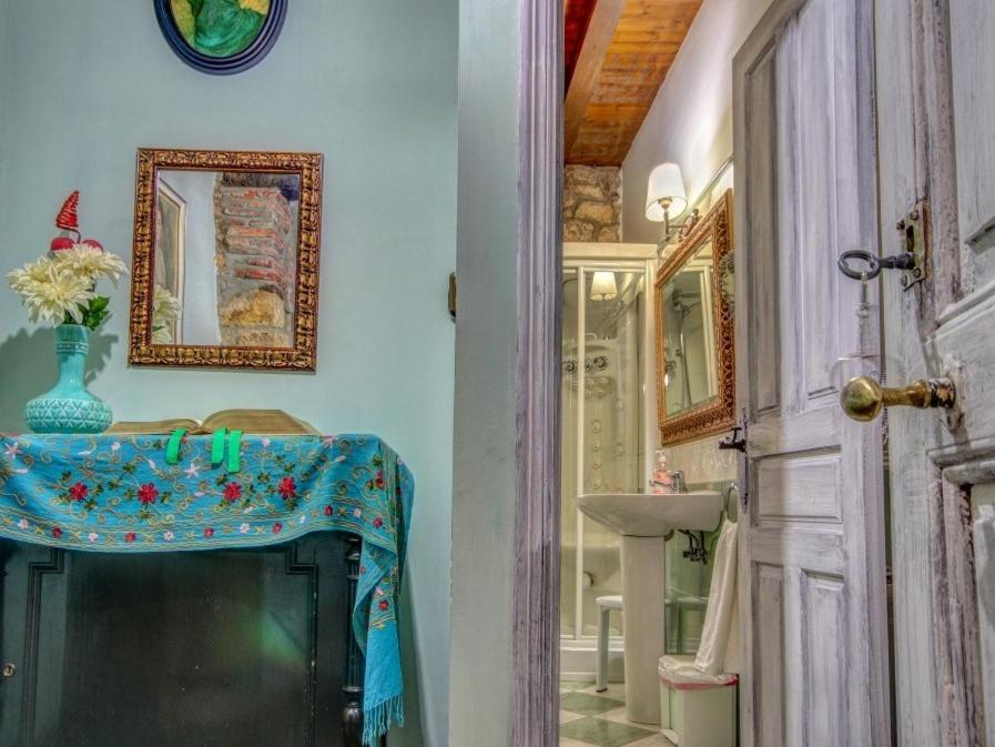 Habitación Doble con Baño Privado