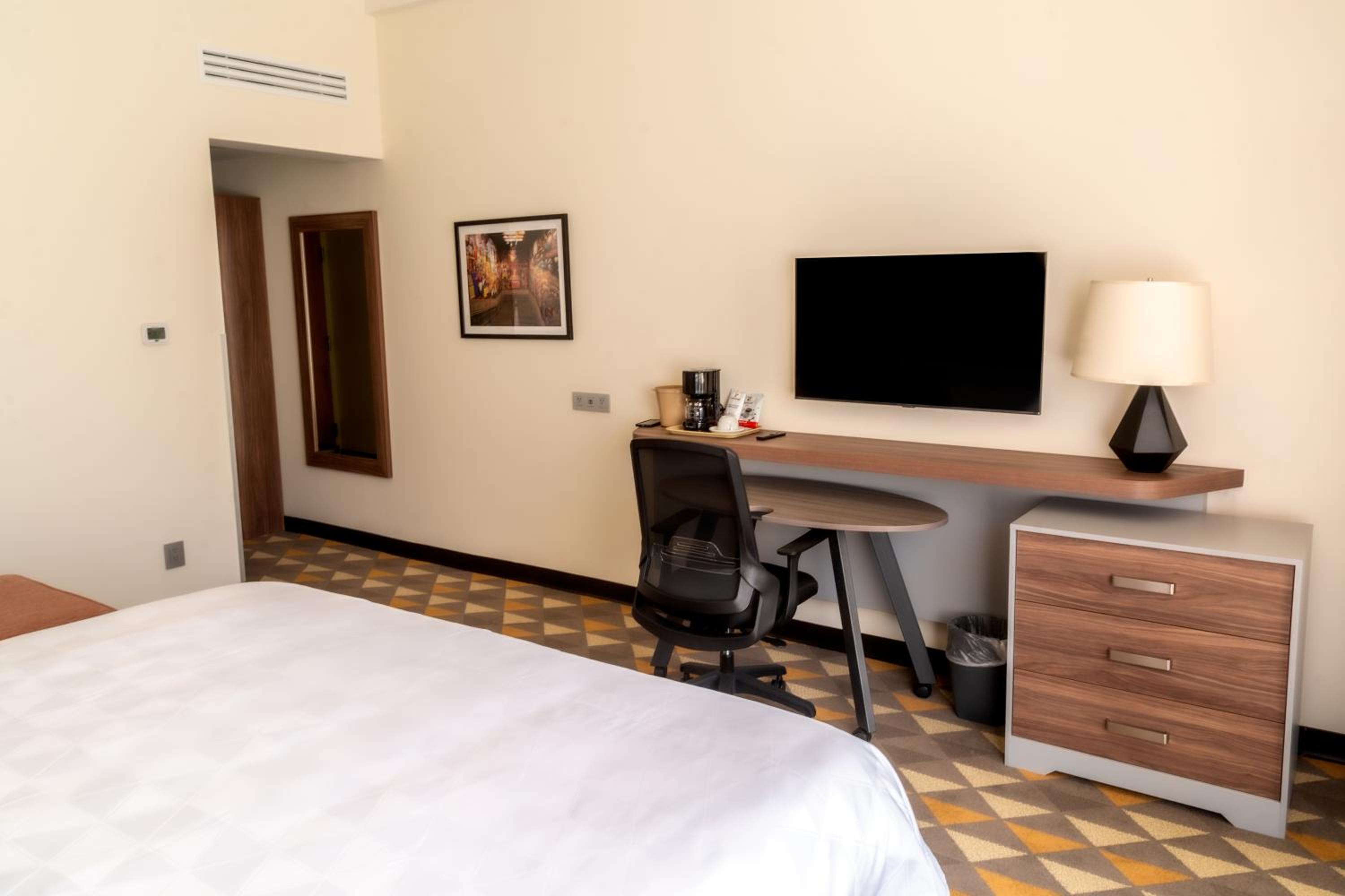 Standard King Room photo 1