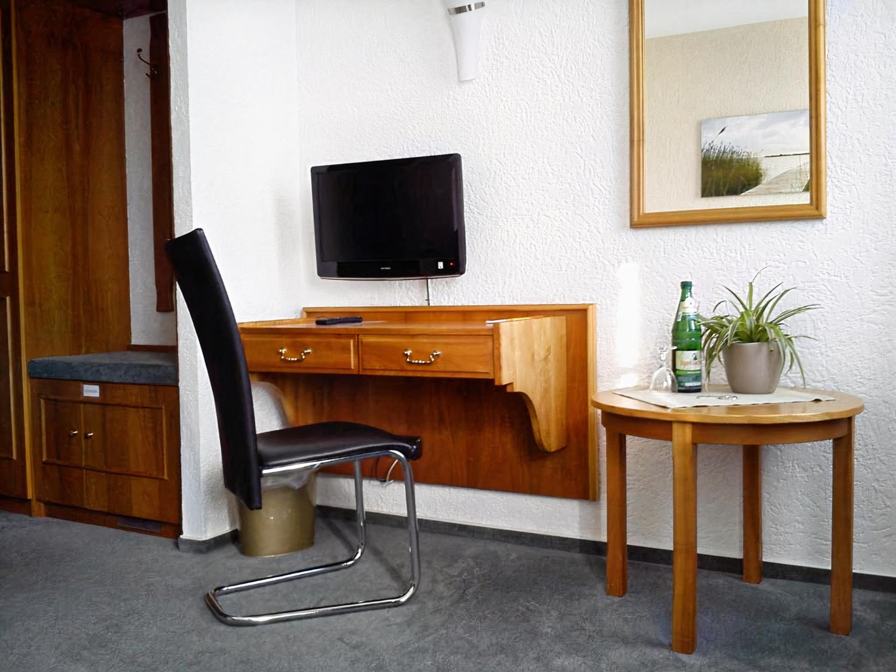 Single Room photo 2
