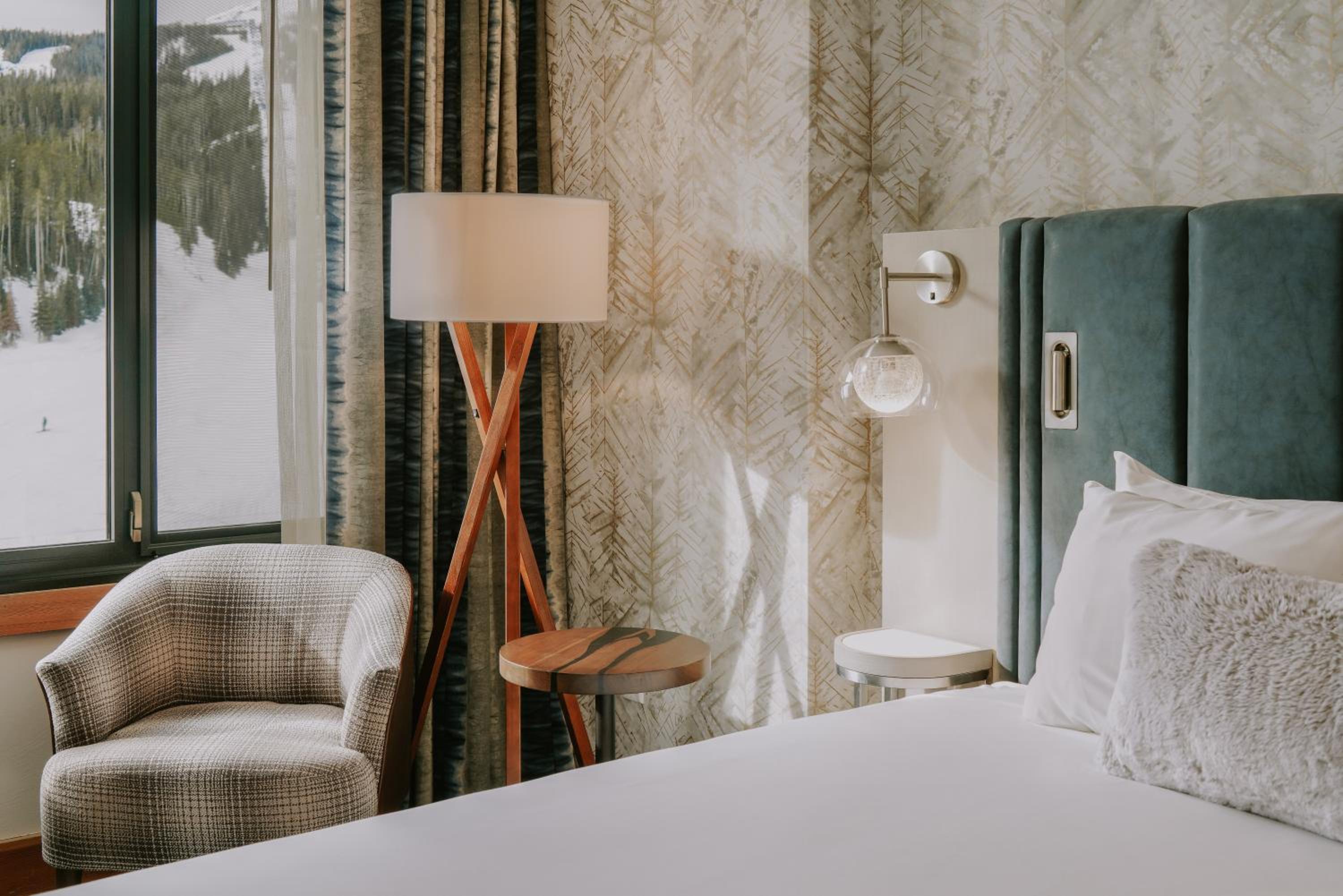 Queen Room with Two Queen Beds - Photo 3