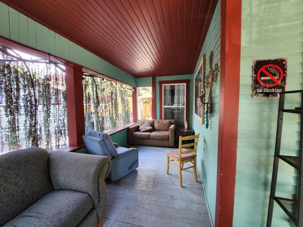 Four-Bedroom House photo 2