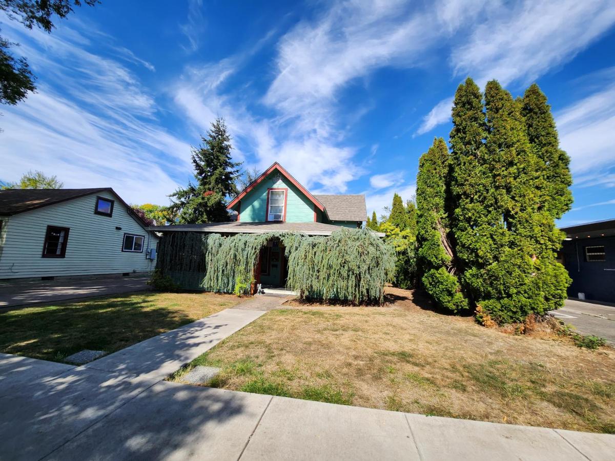 Four-Bedroom House photo 1