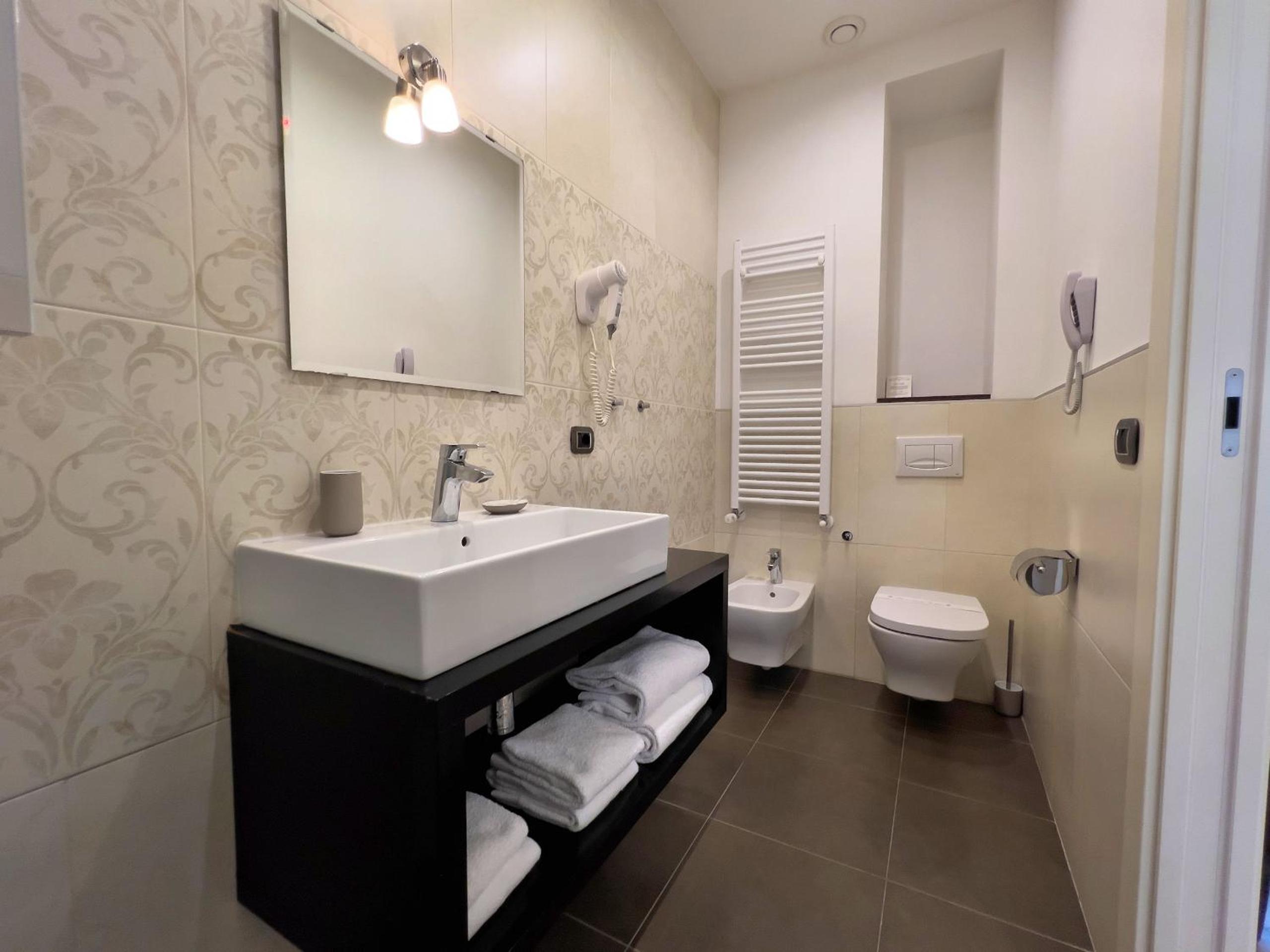 Double Room with Spa Bath, photo 7