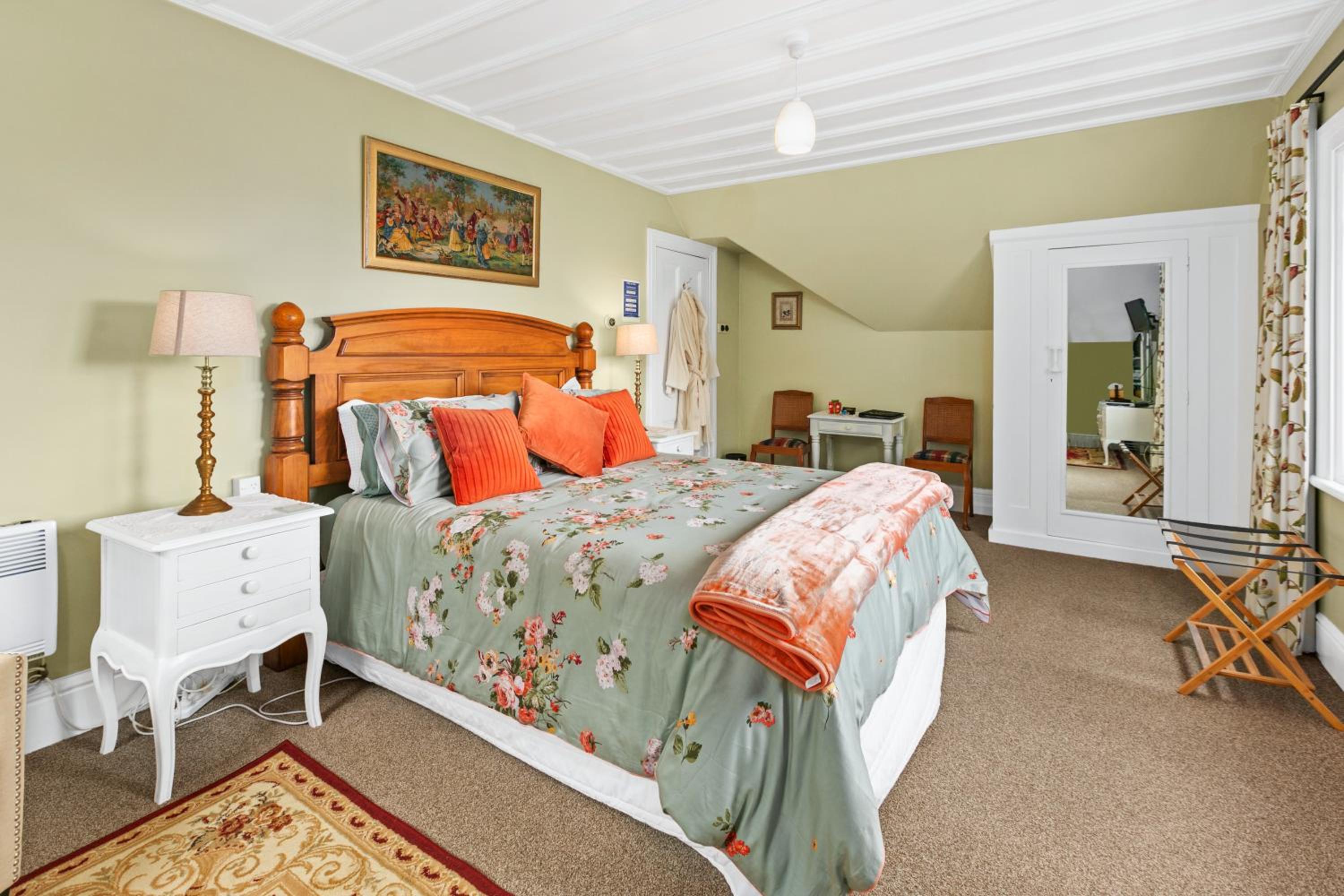 King Room with Balcony - Photo 2