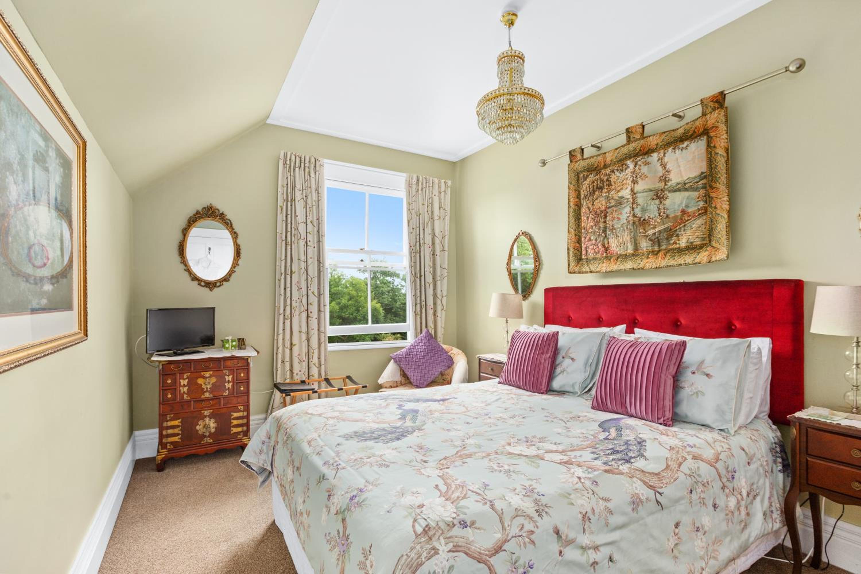Queen Room with Garden View - Photo 1