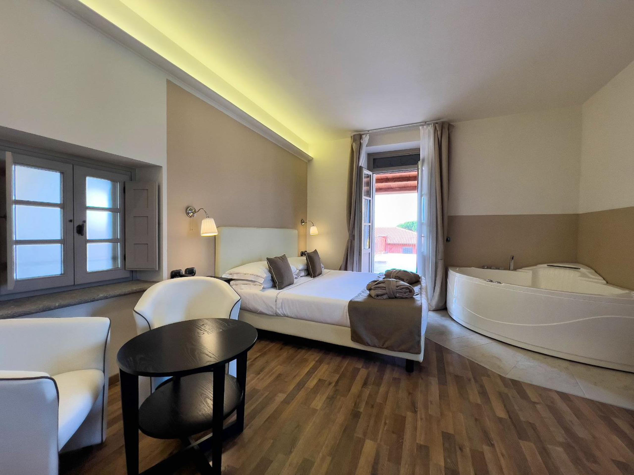 Deluxe Suite with Spa Bath and Turkish bath