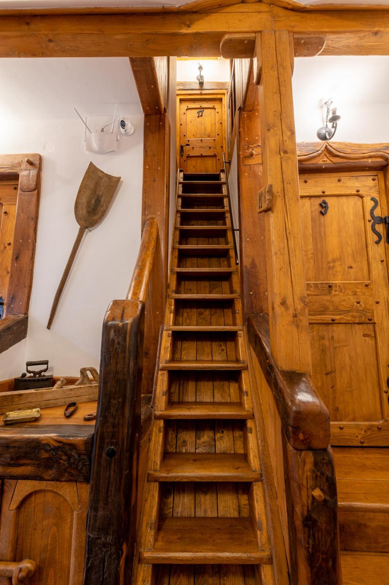 Standard Double Room with Canopy - Attic - Photo 2
