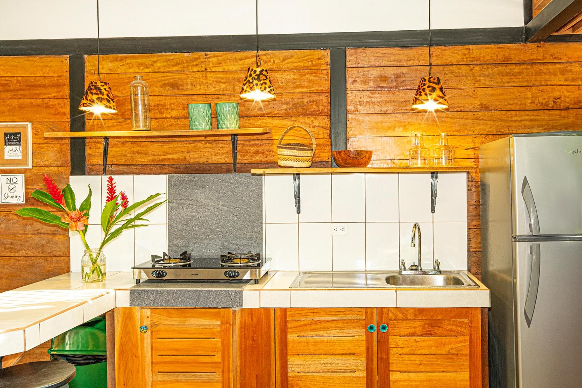 Bungalow Deluxe with Kitchen - Photo 9