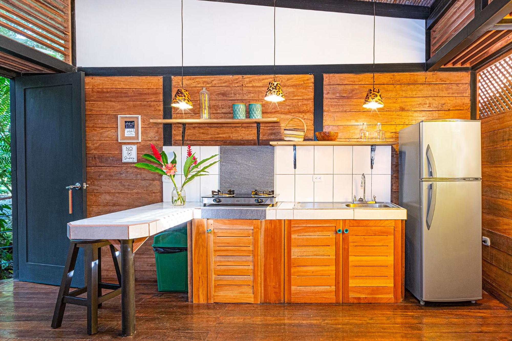 Bungalow Deluxe with Kitchen - Photo 10