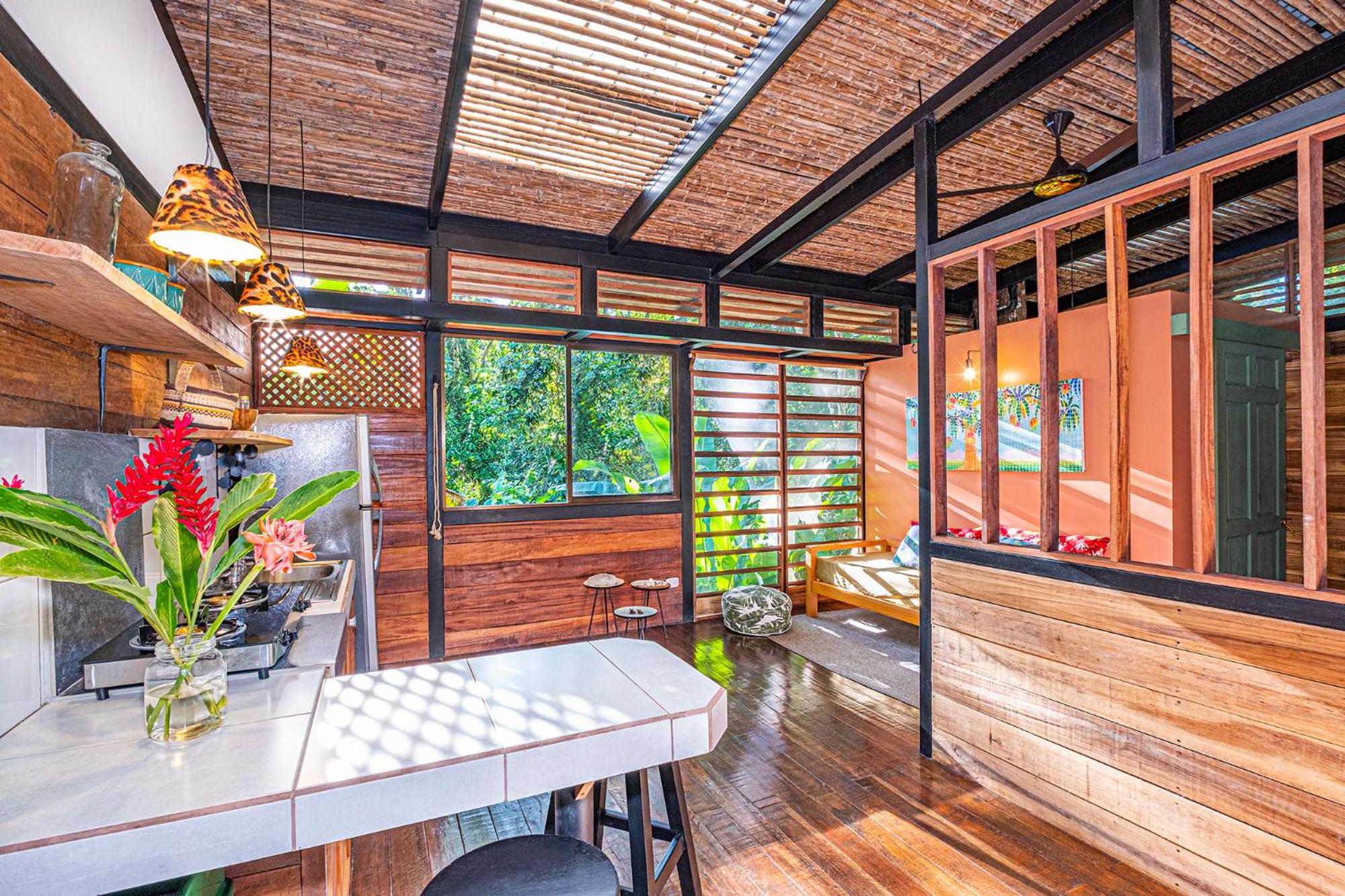 Bungalow Deluxe with Kitchen - Photo 7