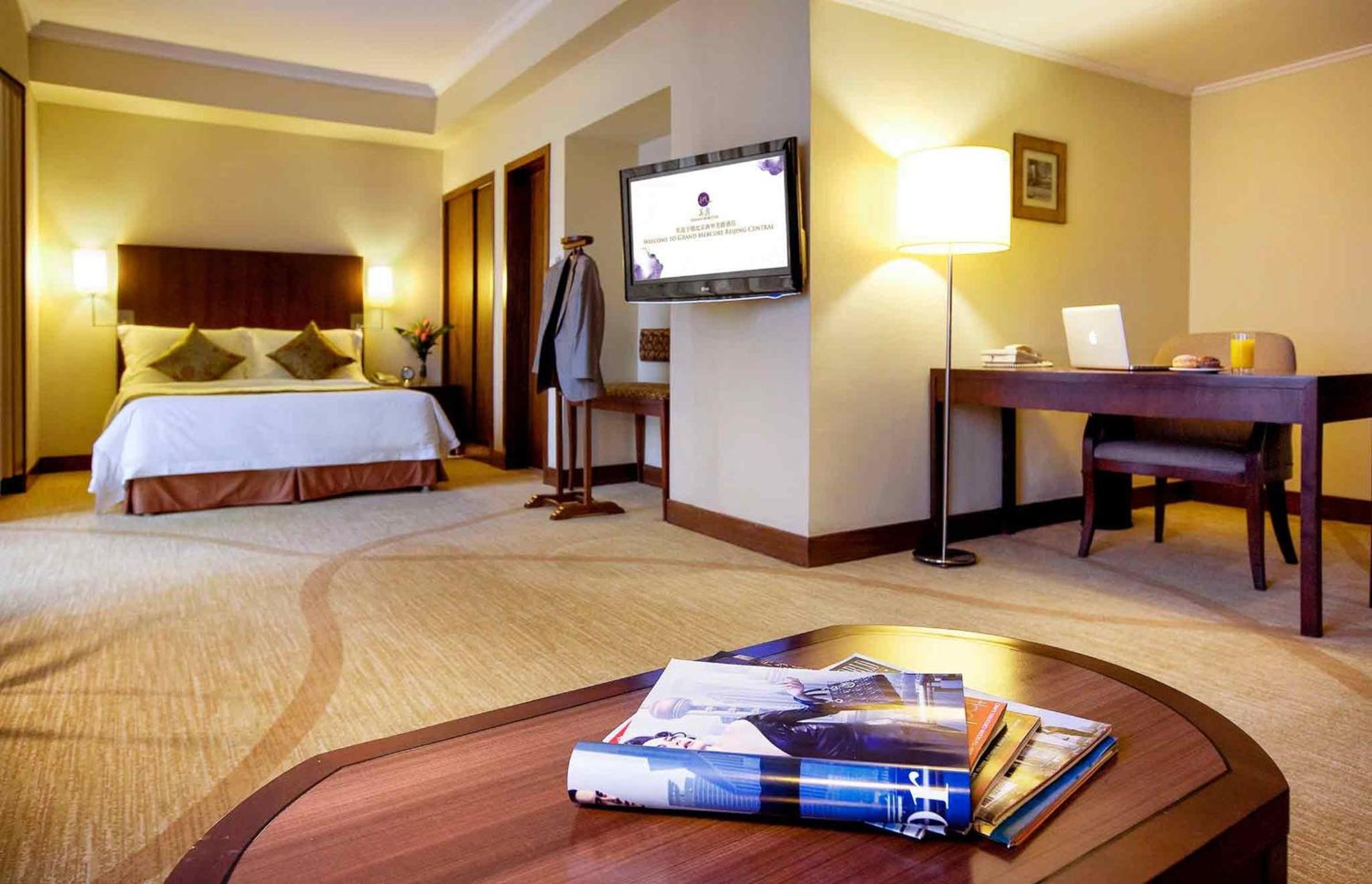 Executive Suite - Photo 1