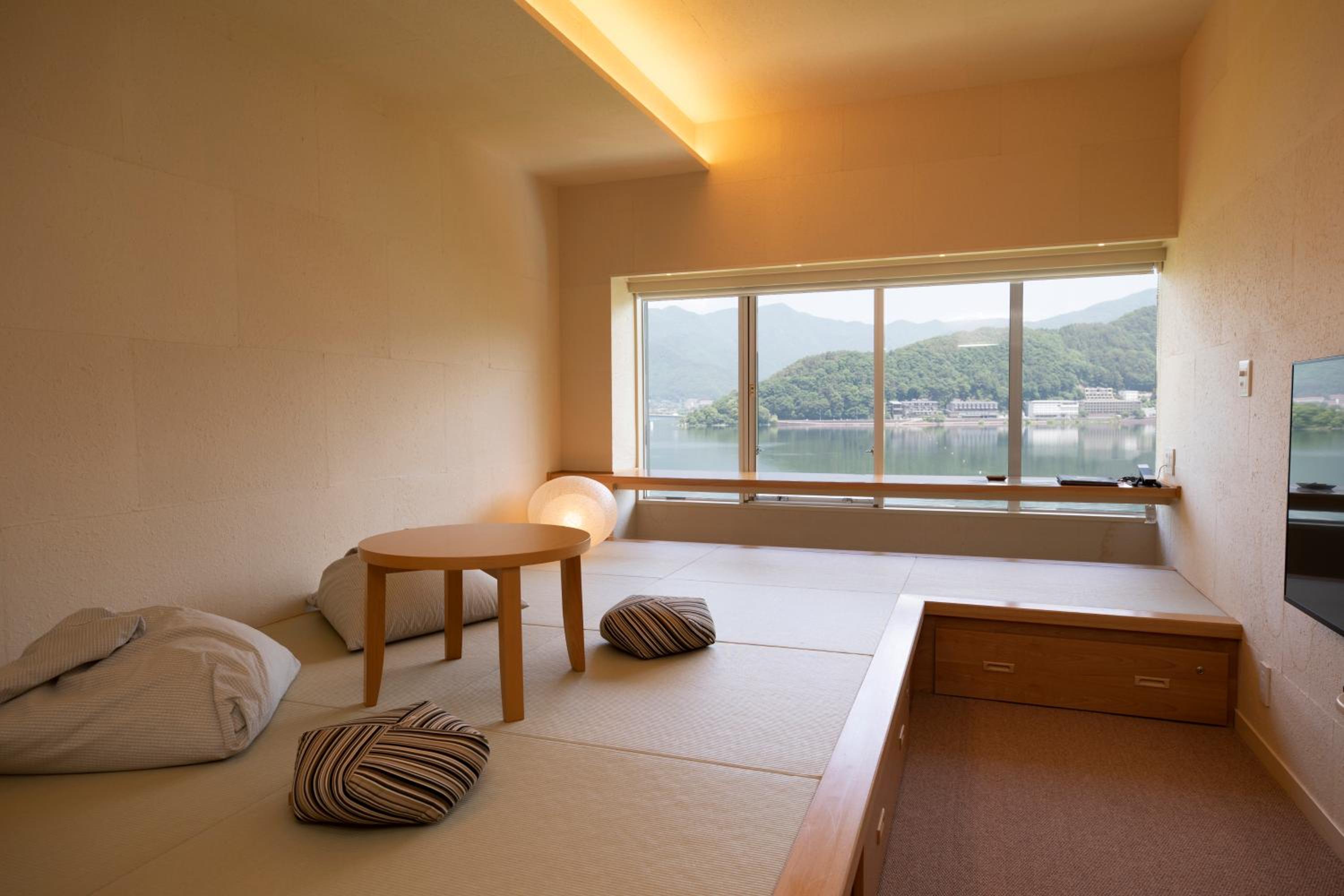 Renewal Twin Japanese Western Room C with Shower and No Bath  - Lake View - Non-Smoking - West Building