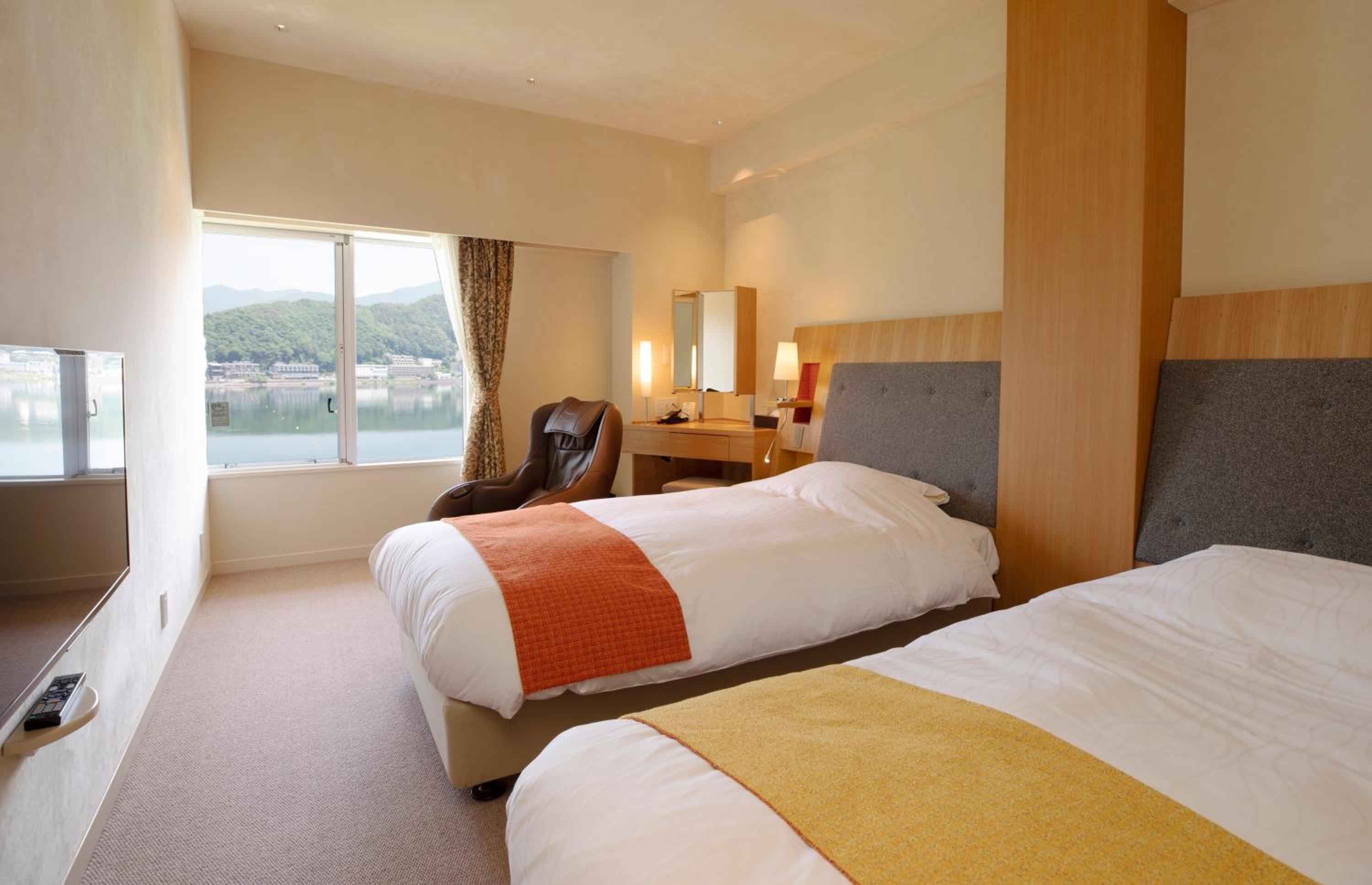 Renewal Twin Japanese Western Room C with Shower and No Bath  - Lake View - Non-Smoking - West Building