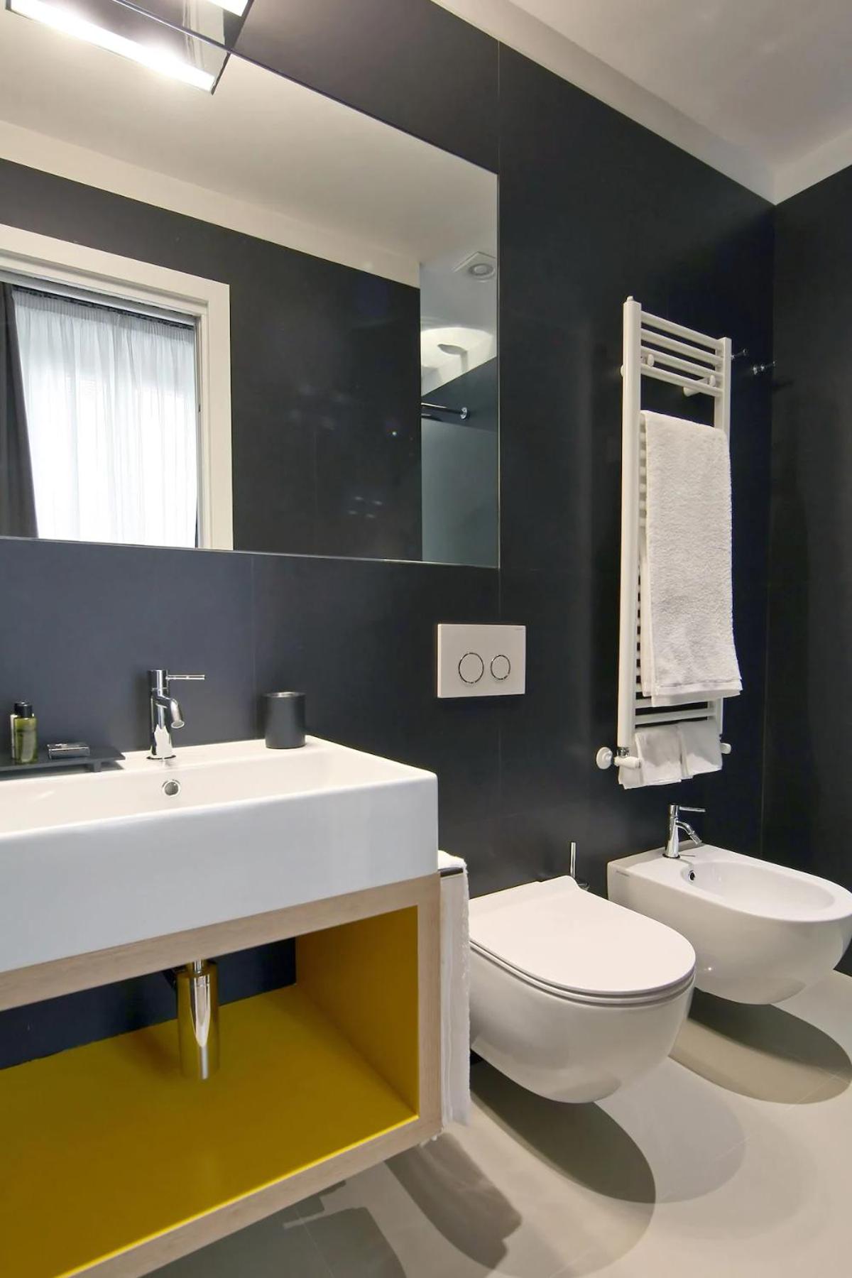Annex Building Double Room thumbnail 5