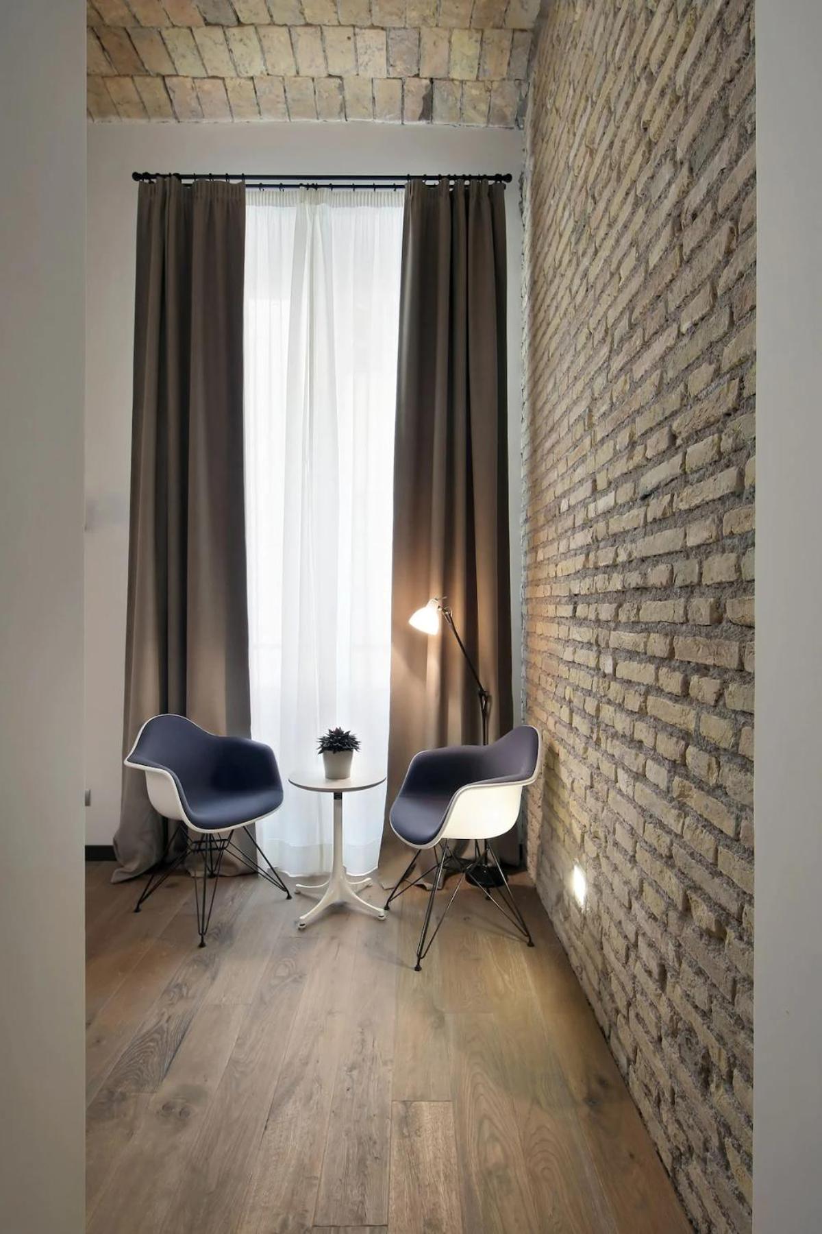 Annex Building Triple Room thumbnail 5
