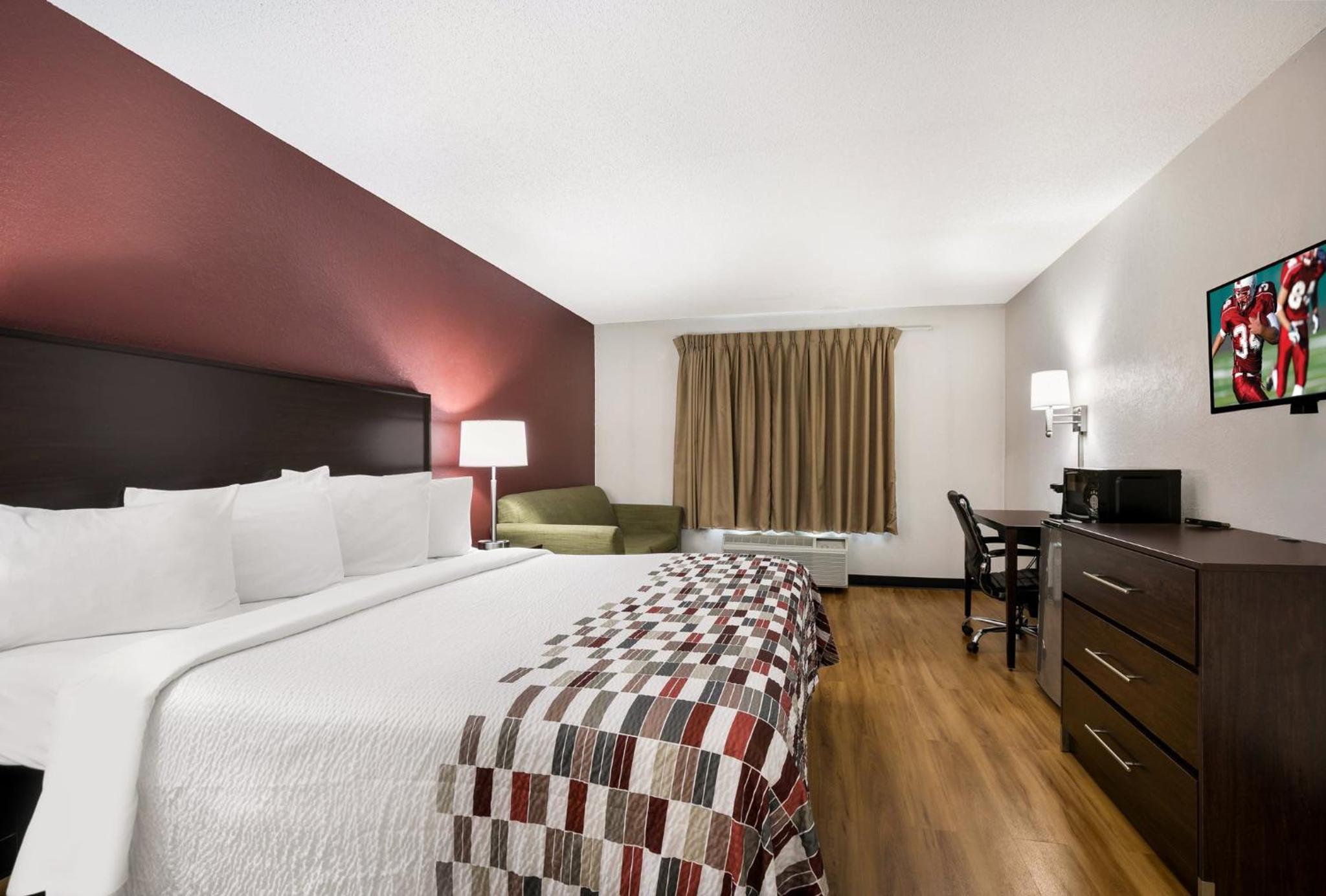 Superior King Room - Non-Smoking - Photo 5