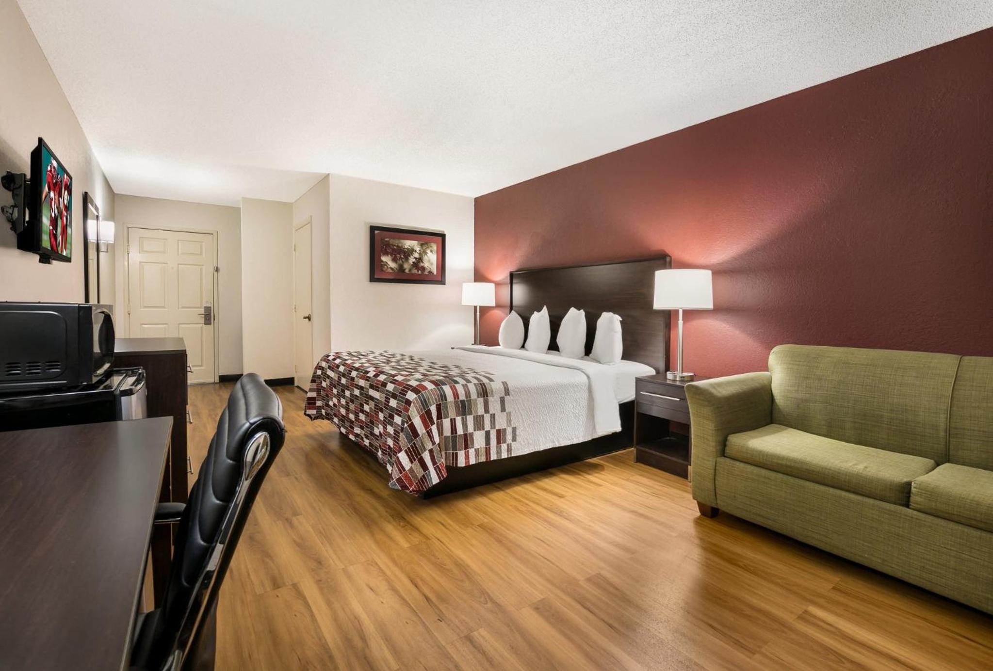 Superior King Room - Non-Smoking - Photo 4