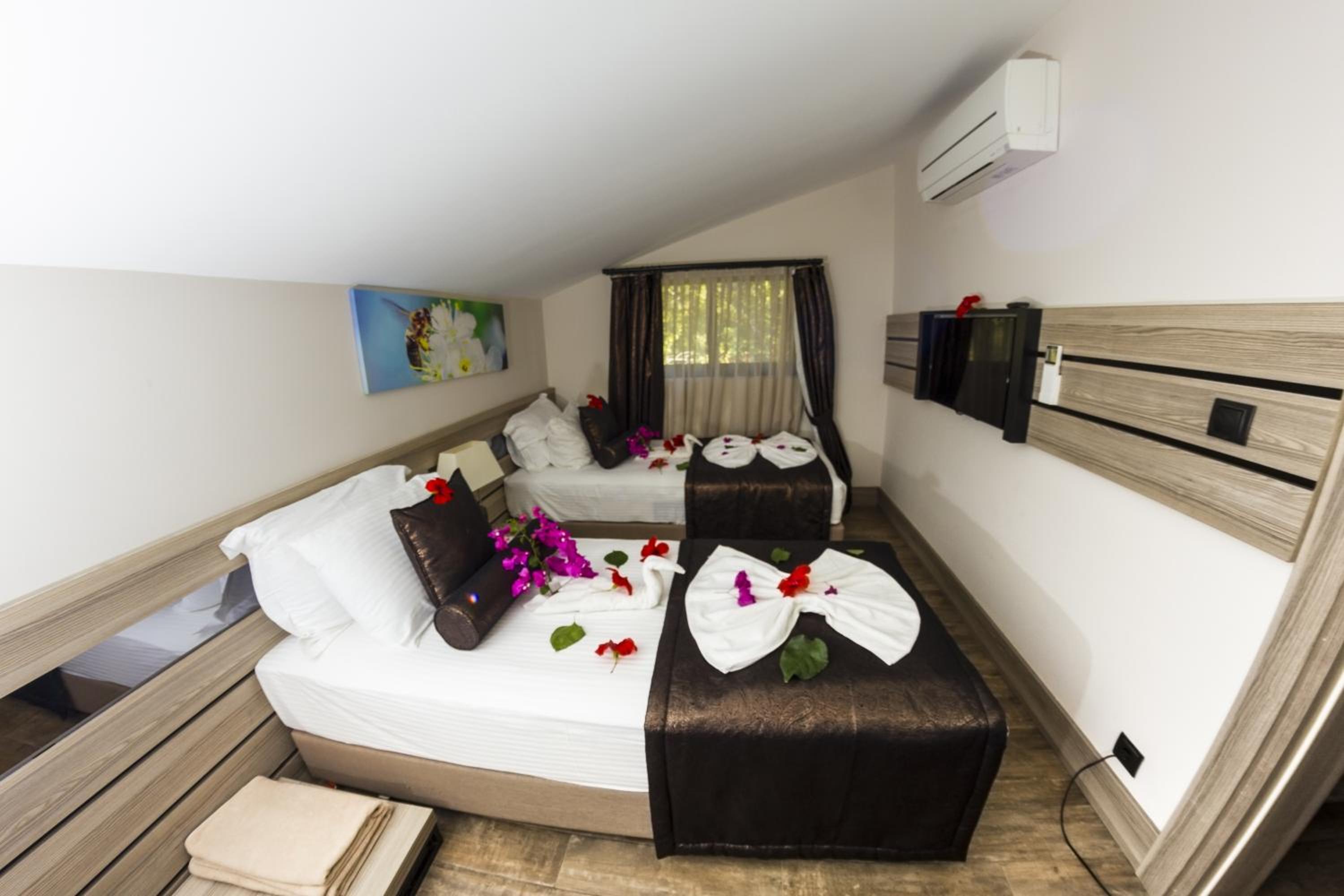 Quadruple Room with Sea View photo 2