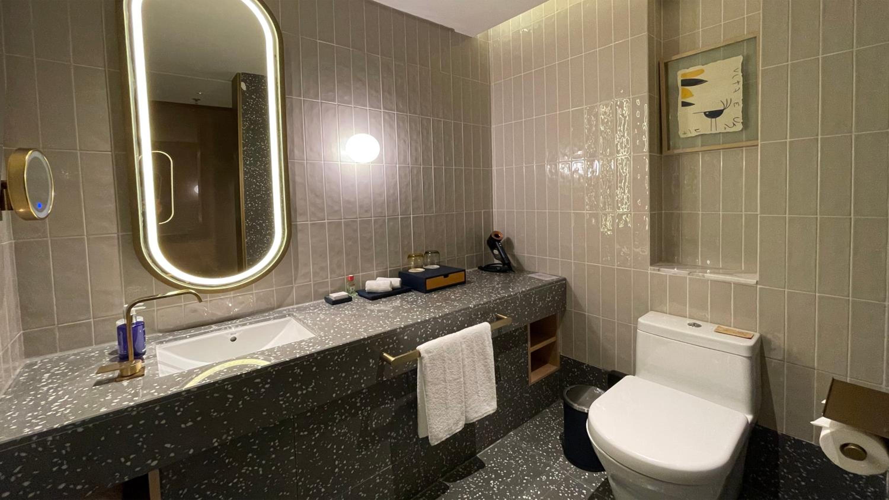 1 King One-Bedroom Suite Private Hot Spring - Photo 2