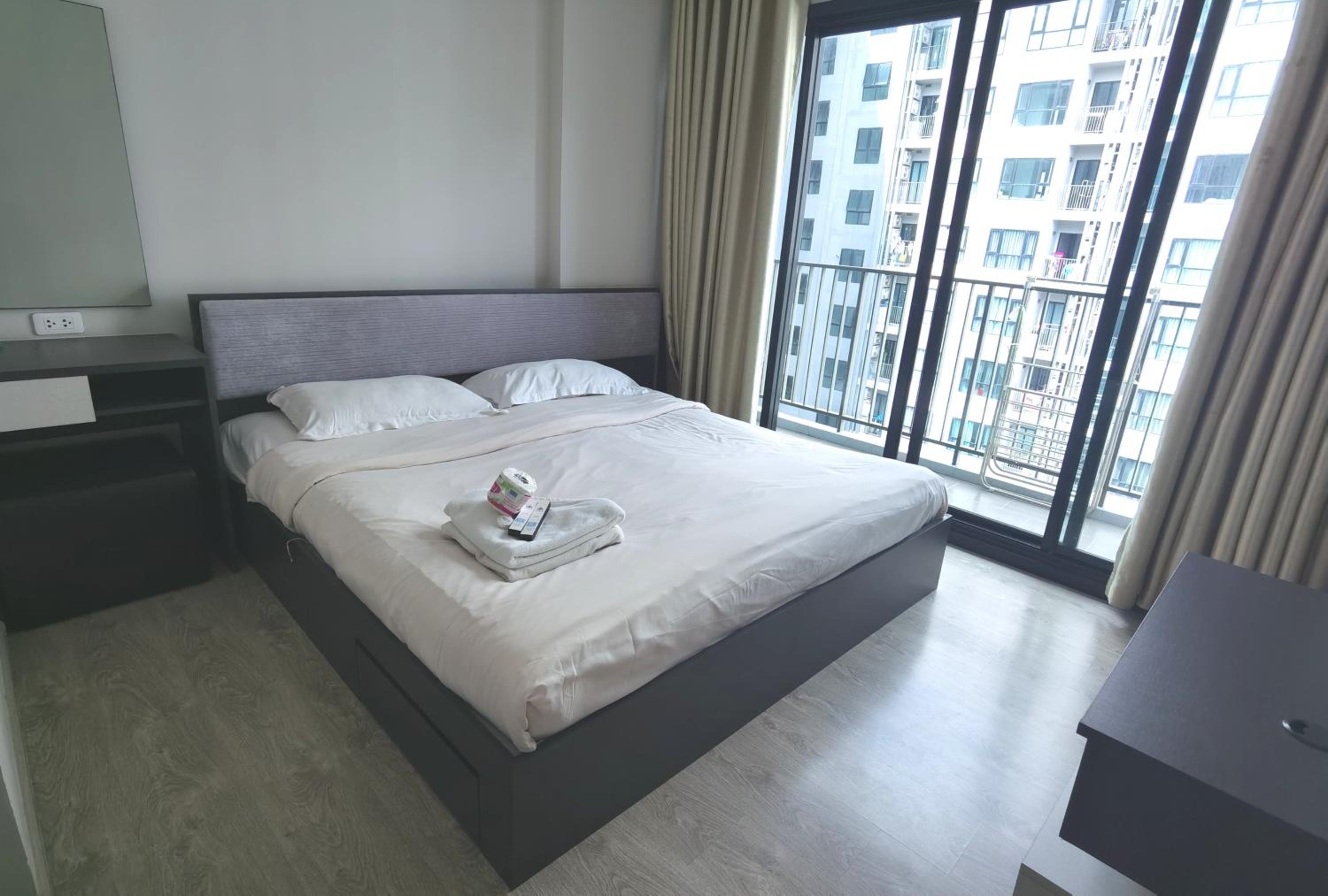 Two-Bedroom Apartment with Balcony and Sea View - Photo 14