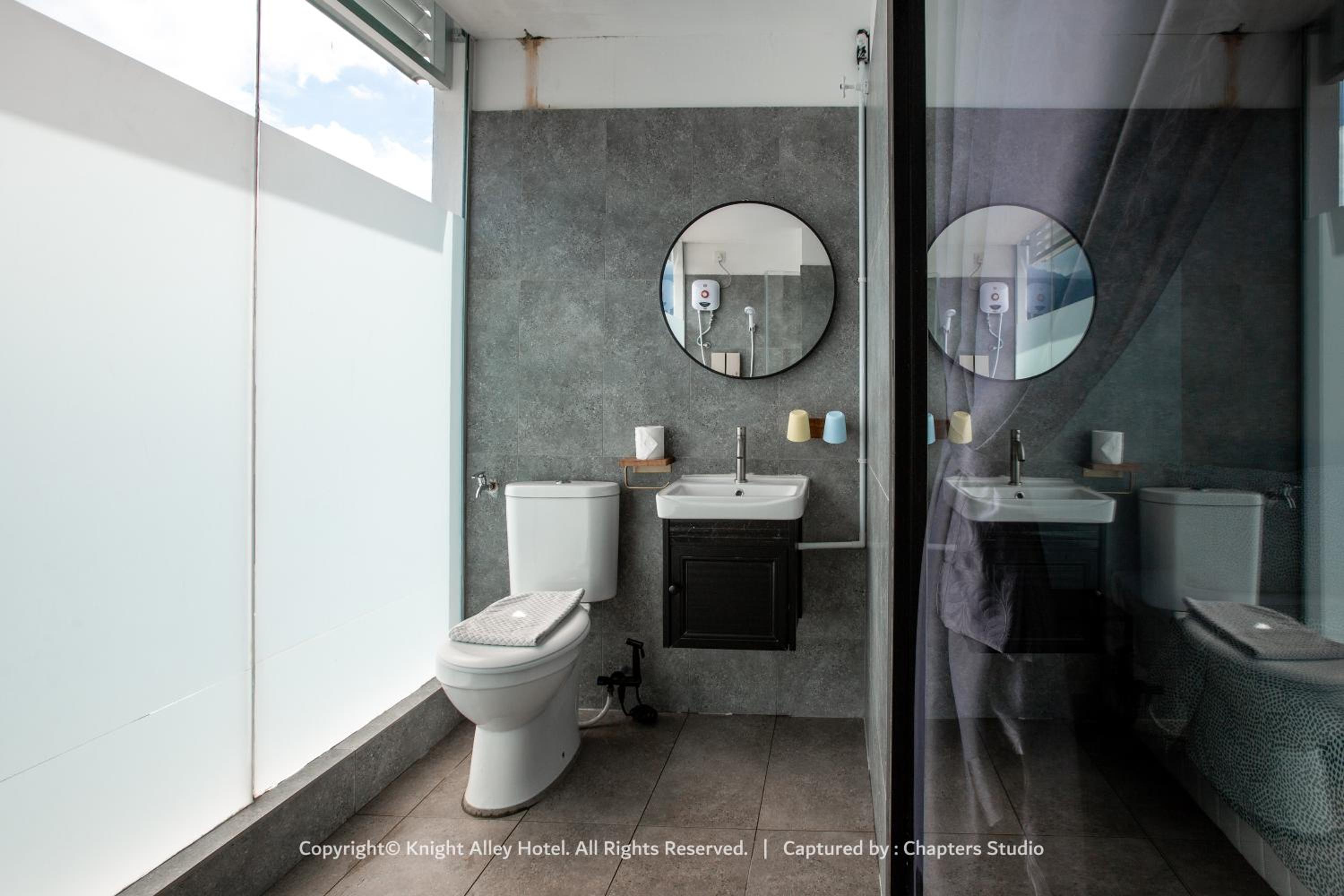 Triple Room with Private Bathroom - Photo 10