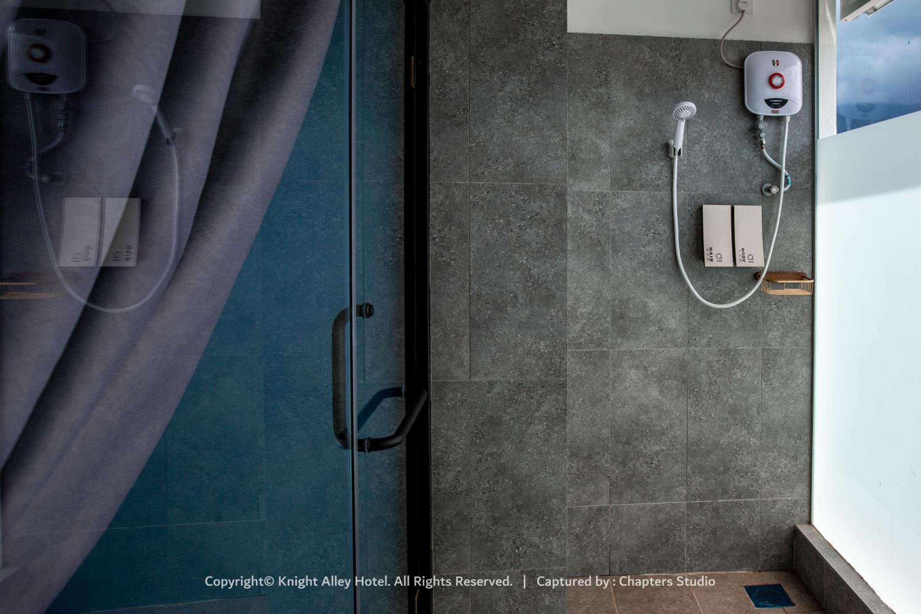 Triple Room with Private Bathroom - Photo 12