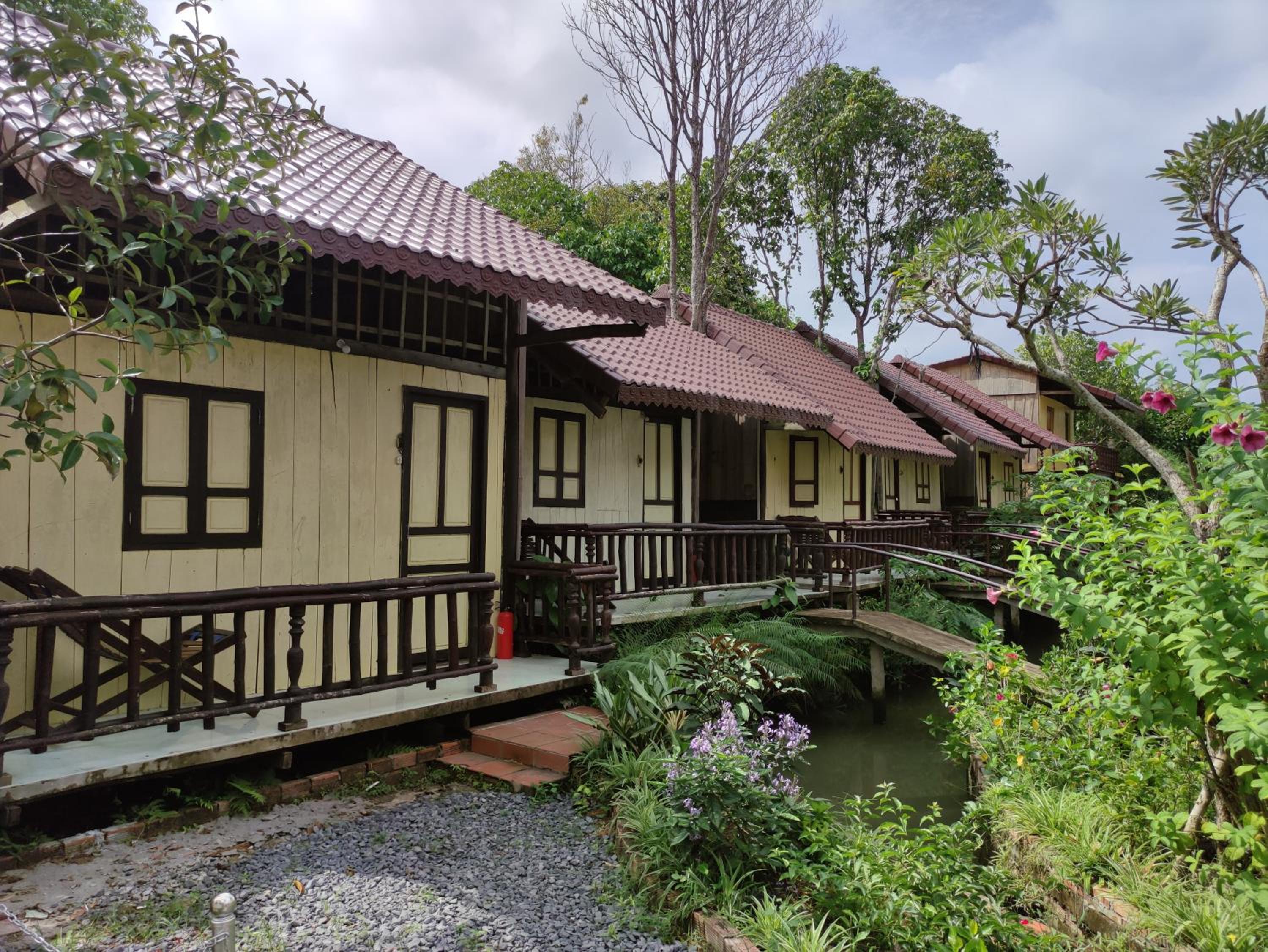Bungalow with Garden View photo 2
