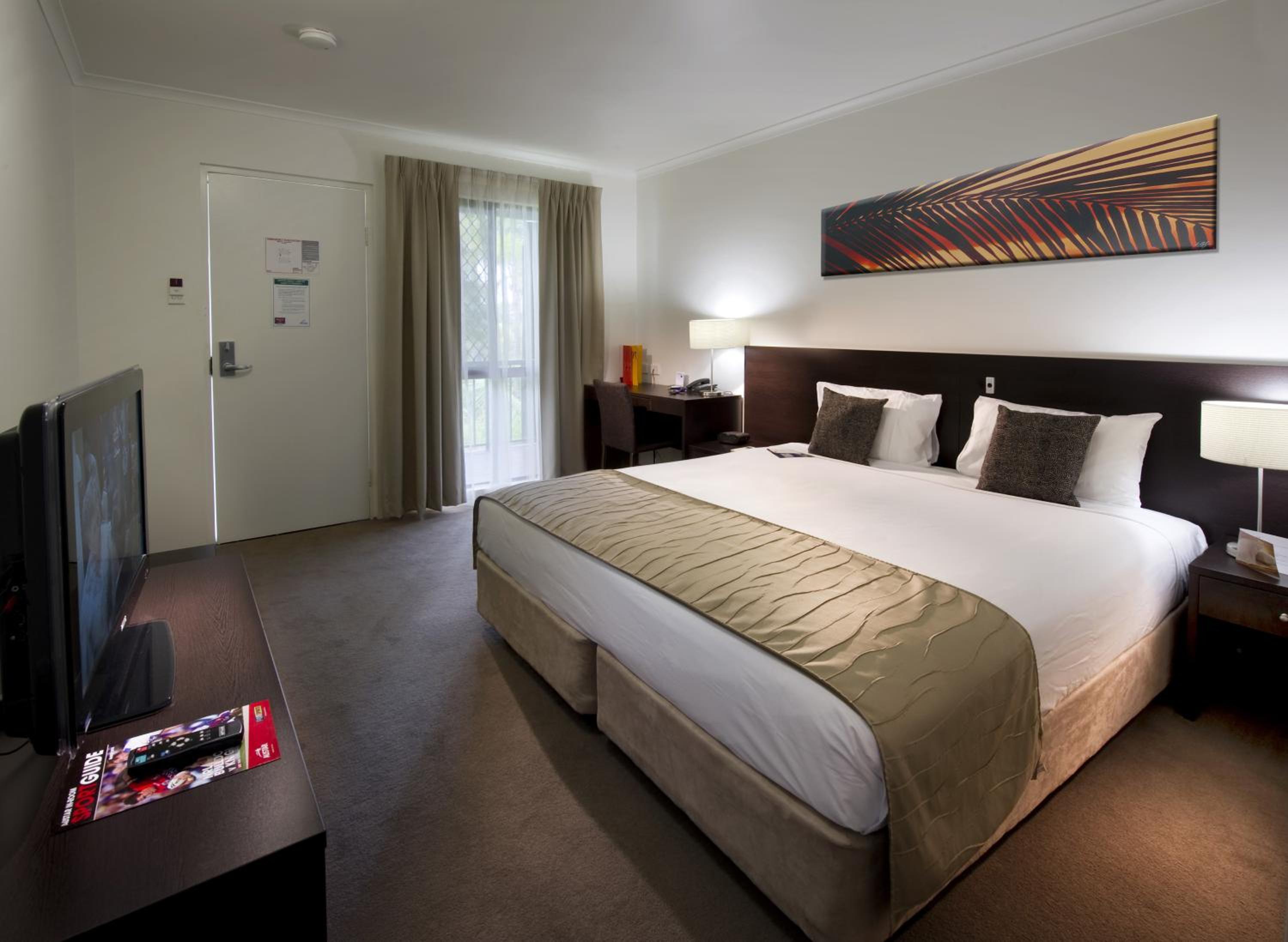 Superior Room with 1 King Size bed - Photo 3