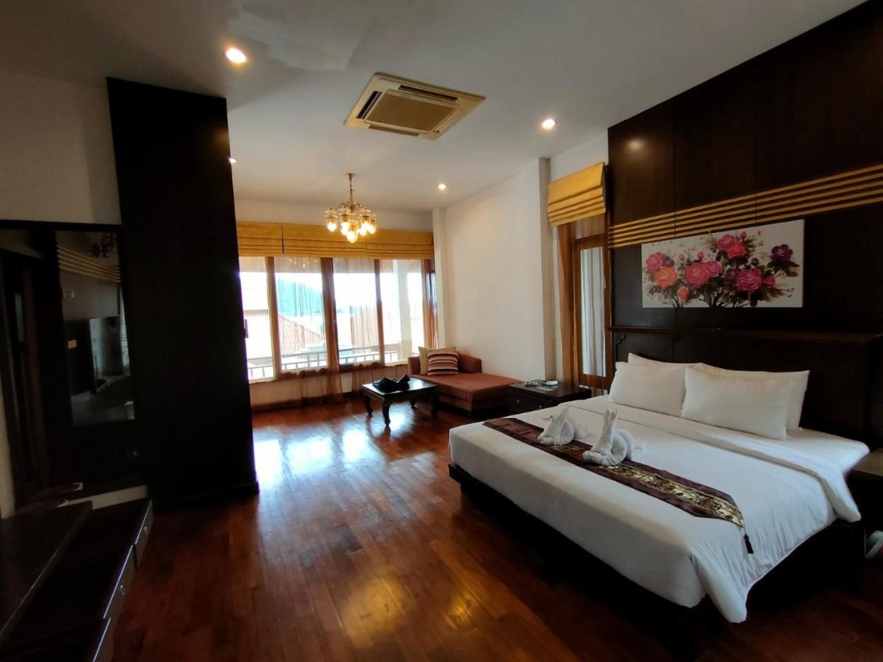Two-Bedroom Villa - Photo 1