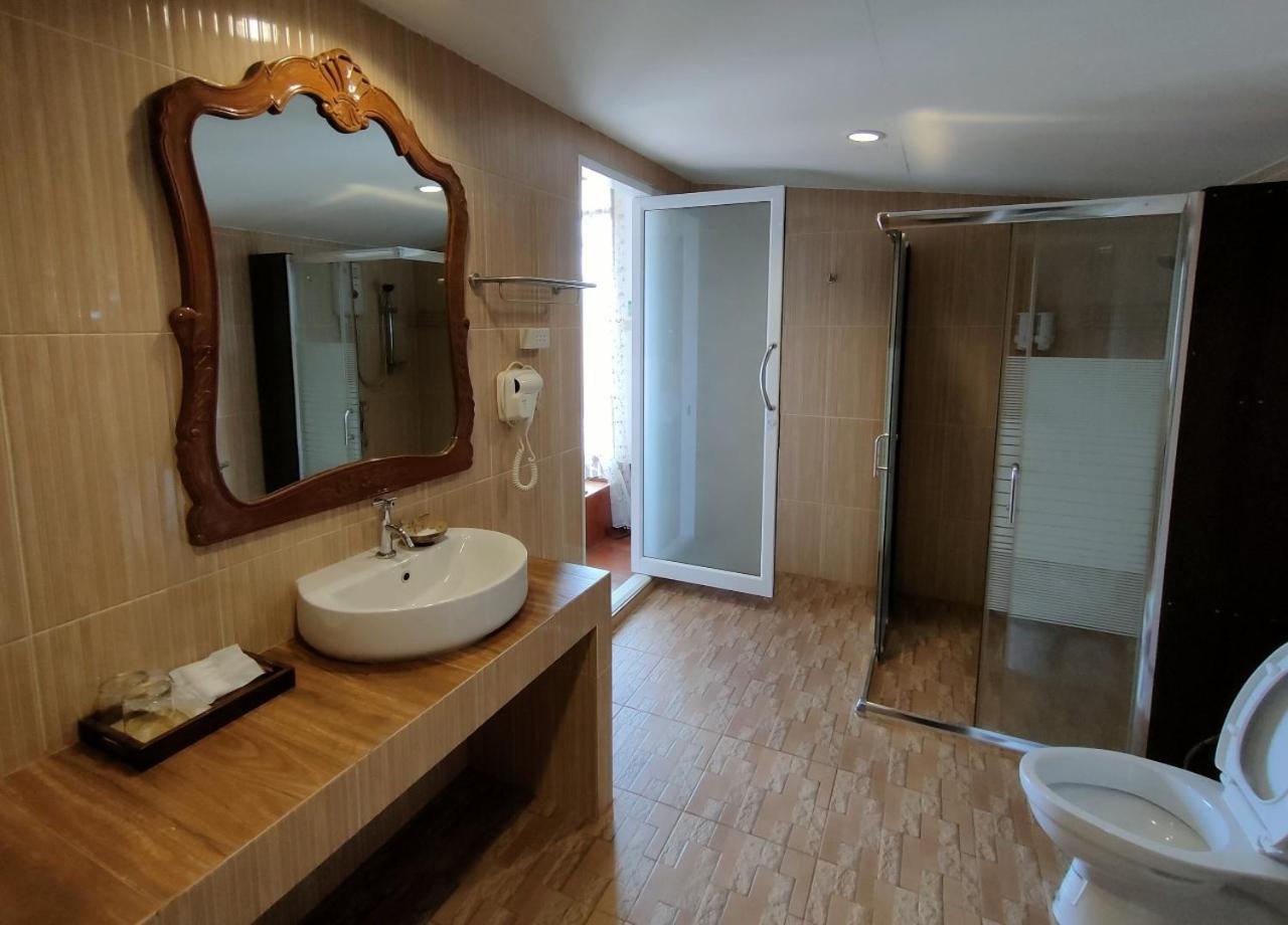 Two-Bedroom Villa - Photo 11