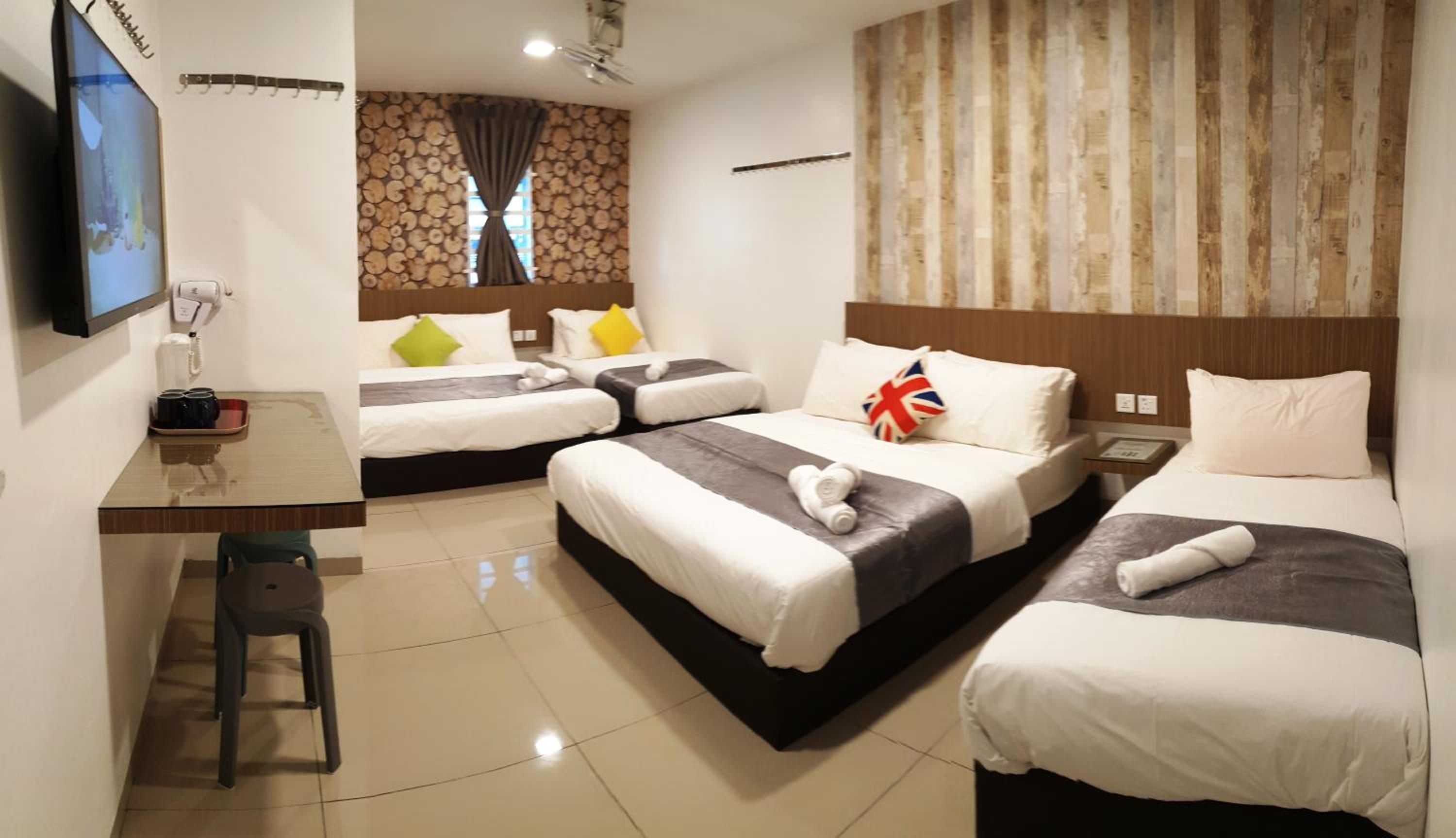 Family Suite - Photo 1