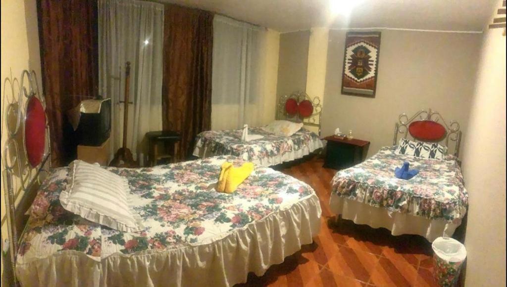 Basic Triple Room with Shared Bathroom photo 2