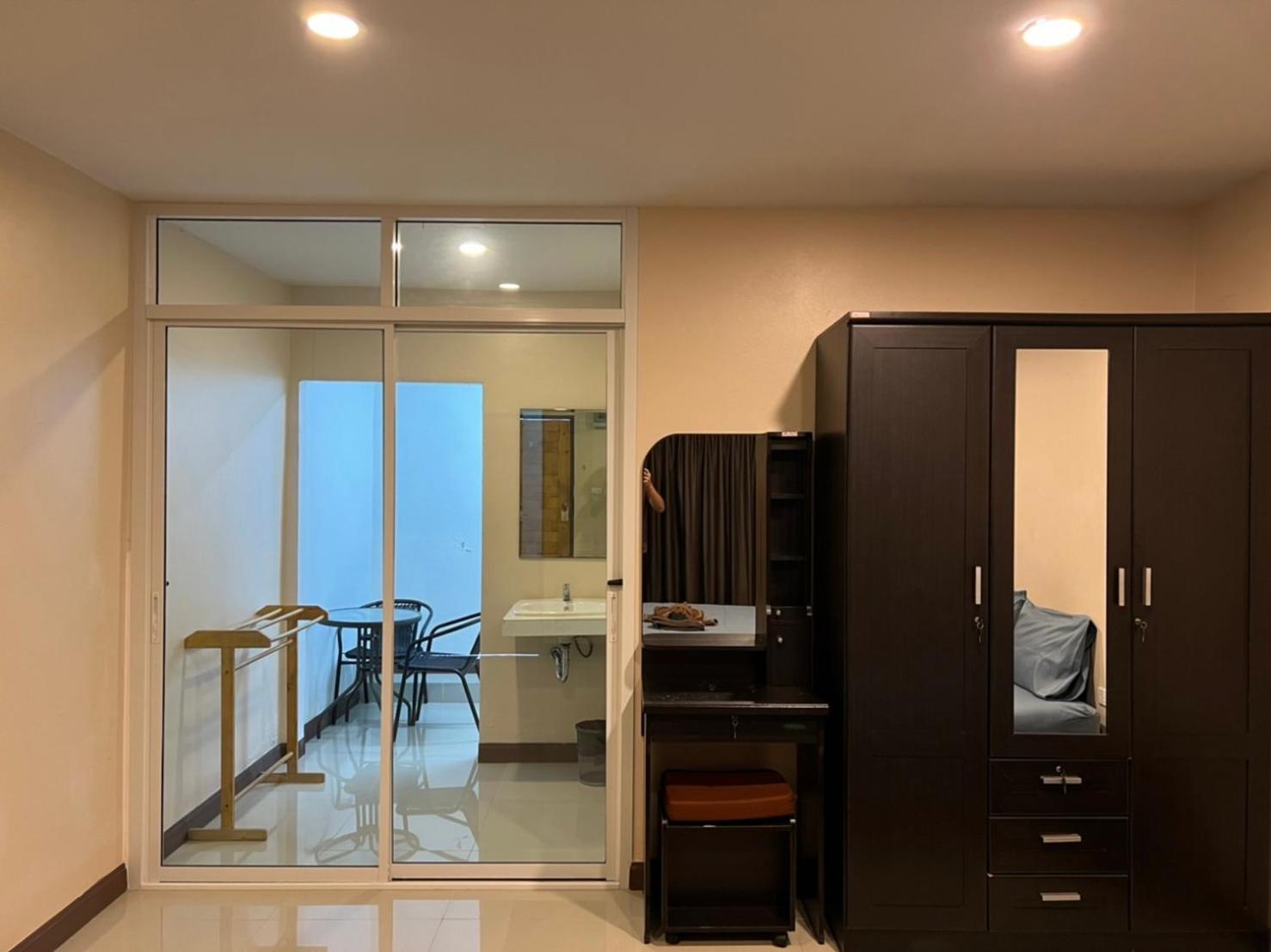Twin Room with Balcony photo 3
