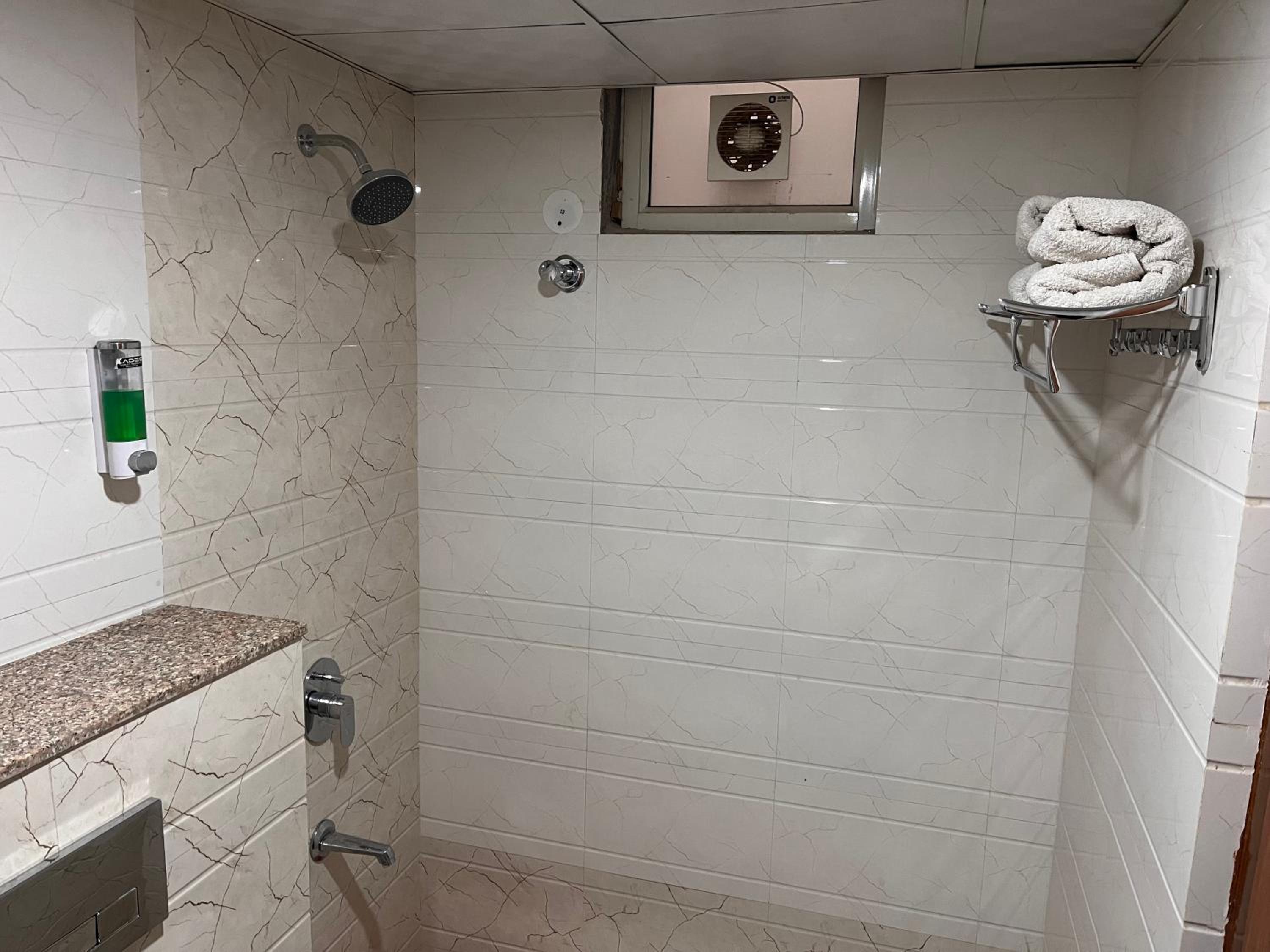 Deluxe Room - Photo 2