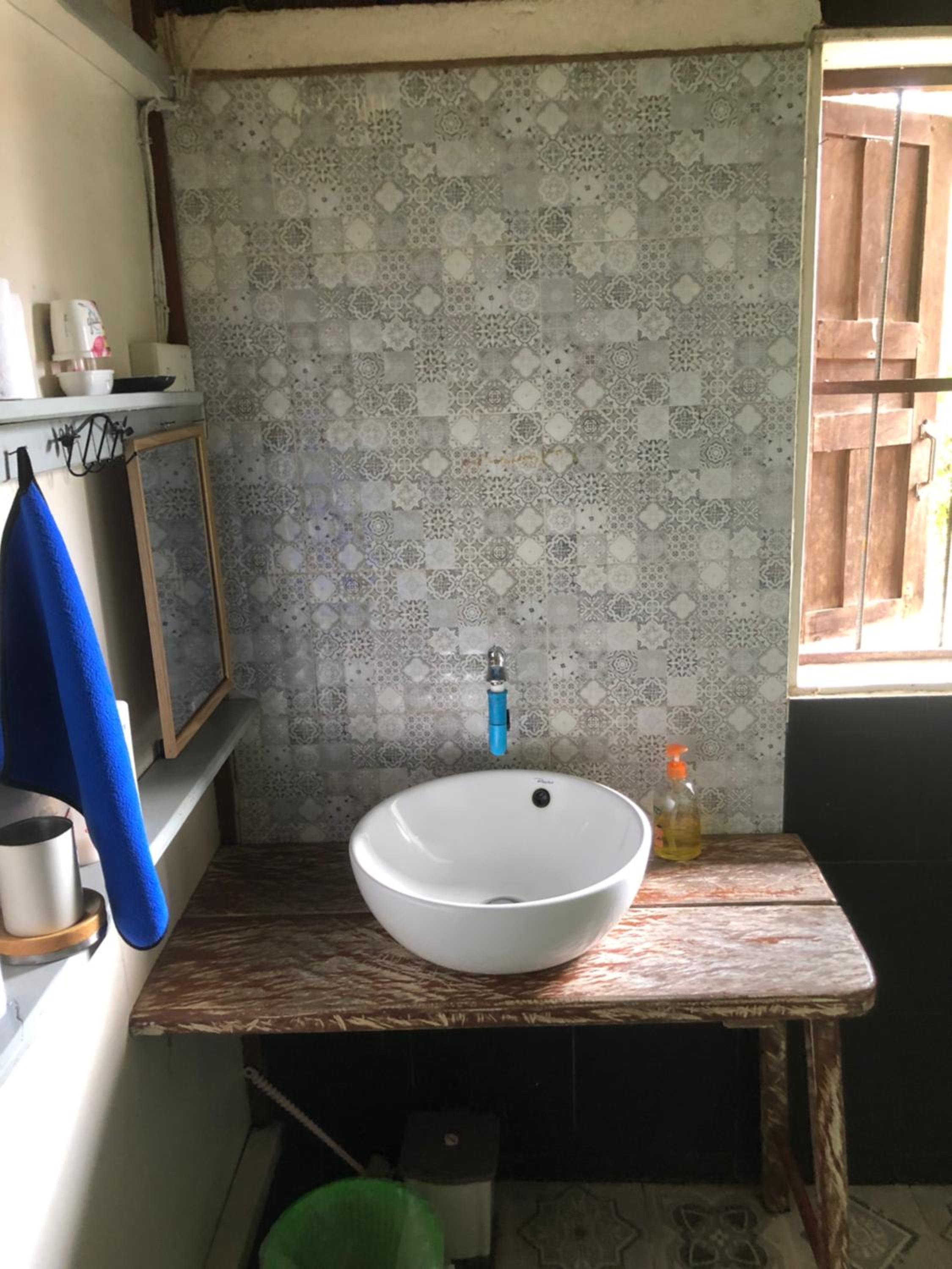 Budget Double Room - Photo 9