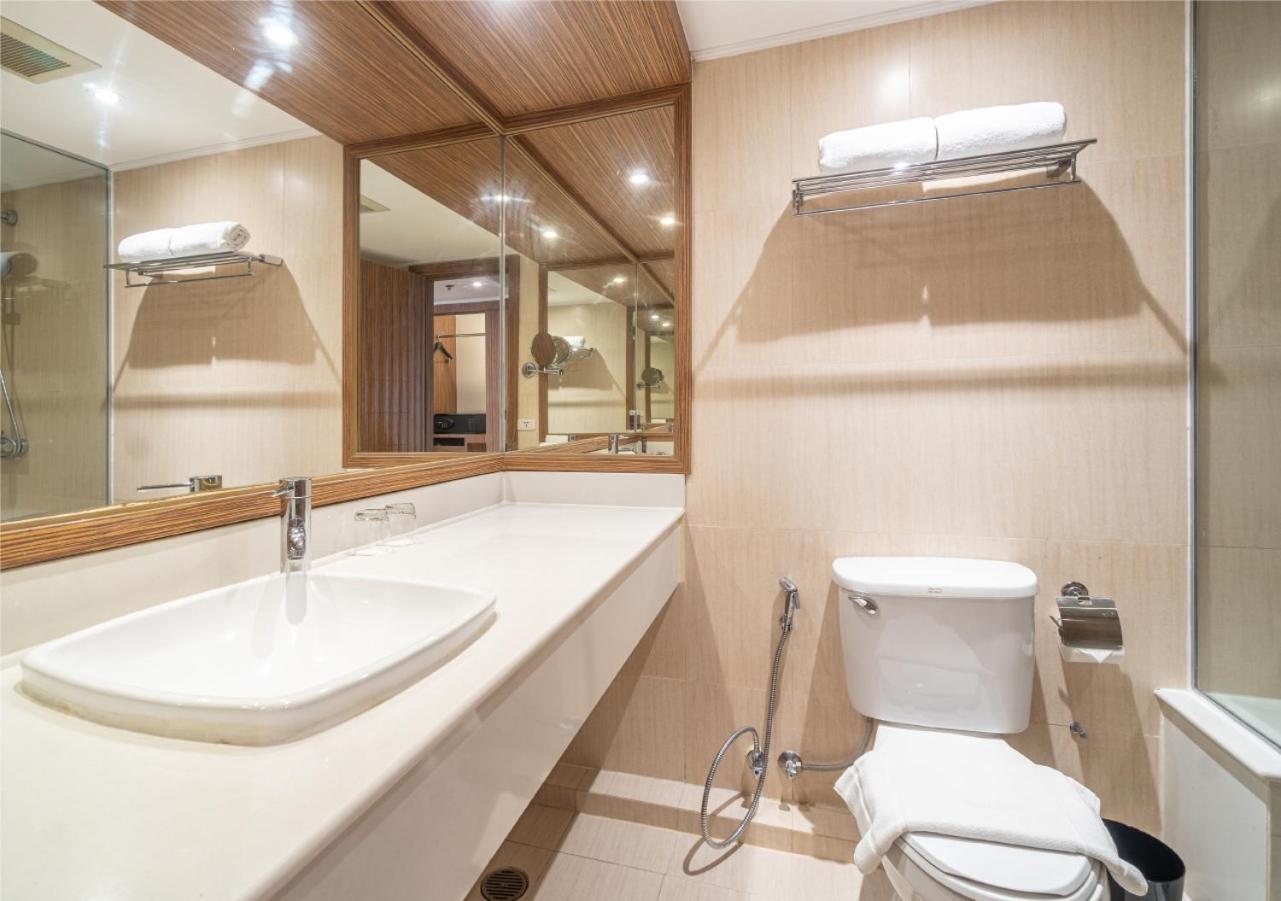 Executive King Suite with Ocean View photo 3