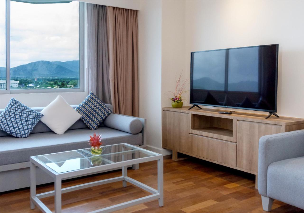 Family Suite with Ocean View - Photo 6