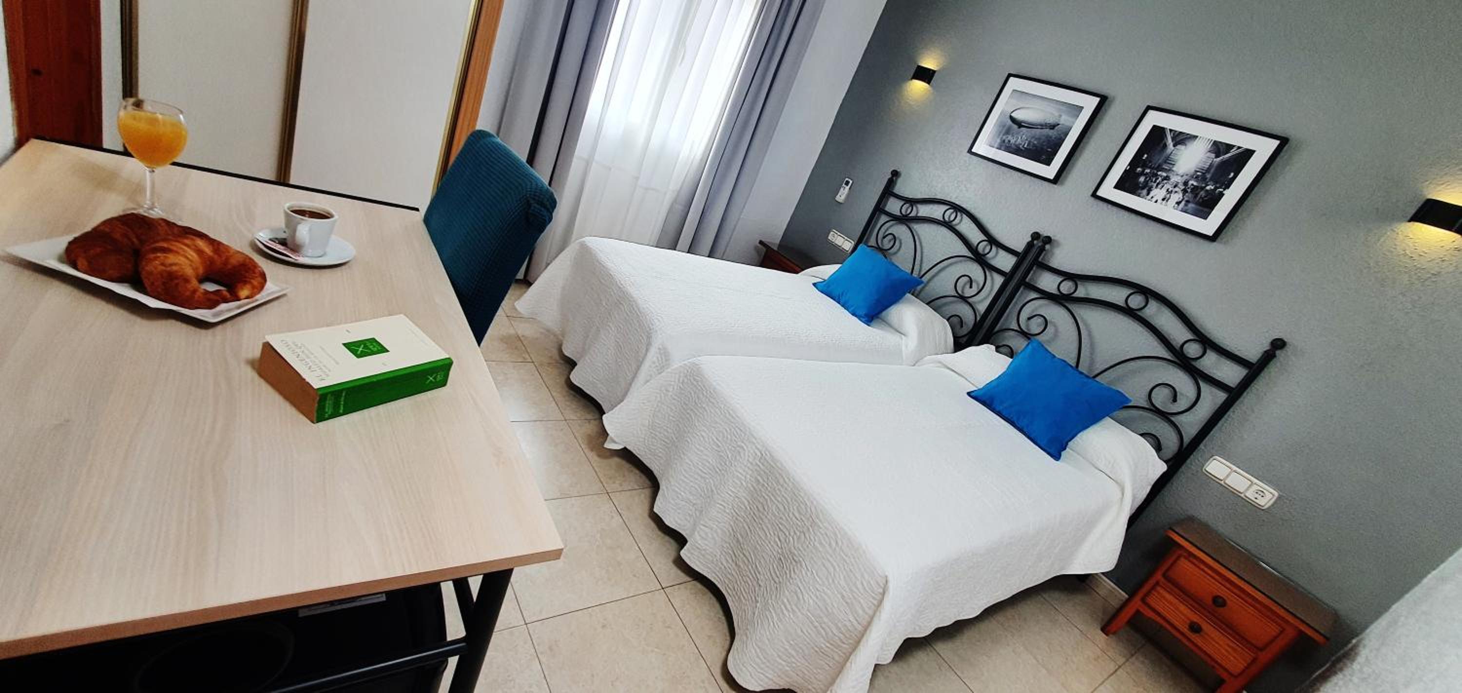 Habitación Estándar con Dos Camas Individuales