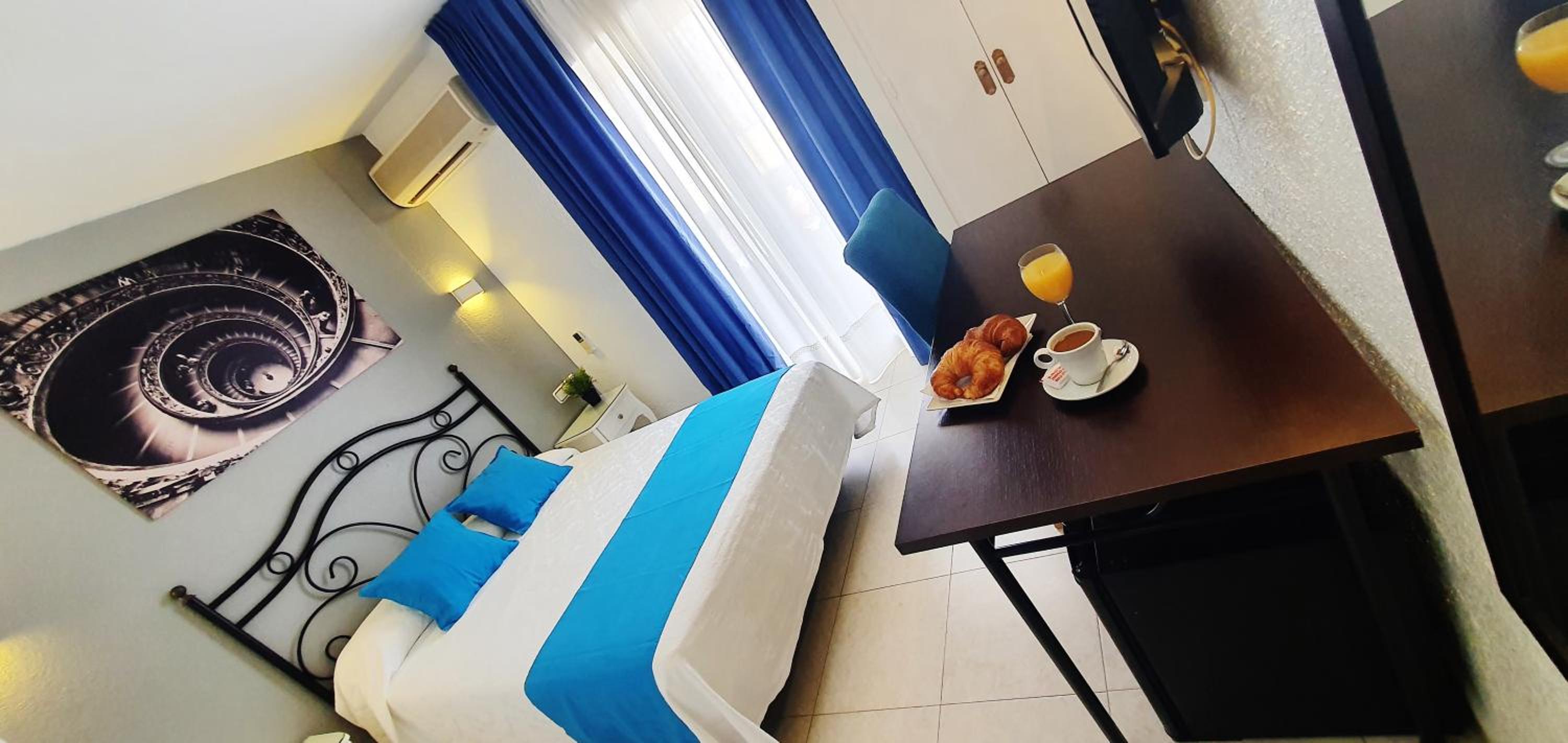 Double Room - Photo 3