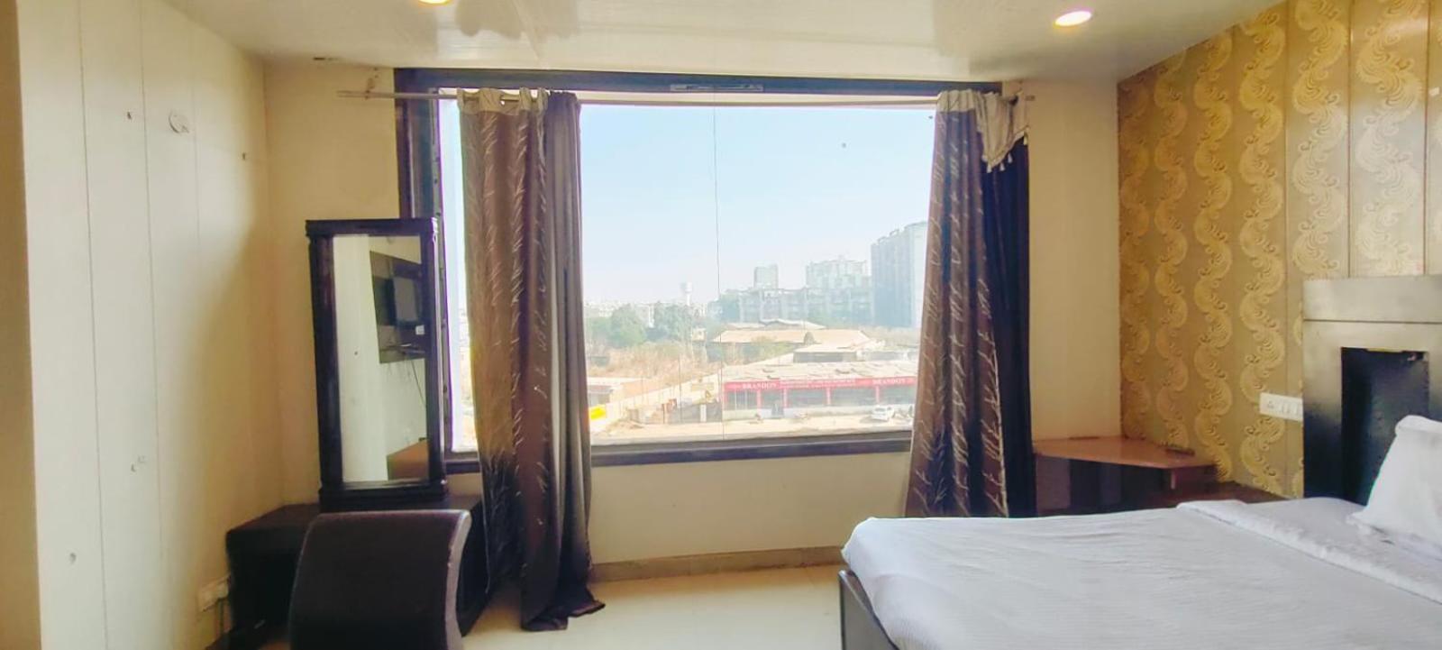 Superior Triple Room photo 3