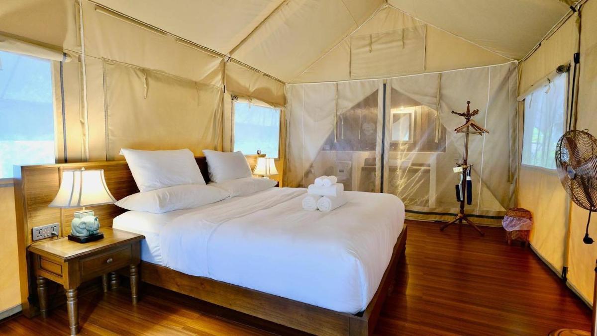 Deluxe King Room photo 1