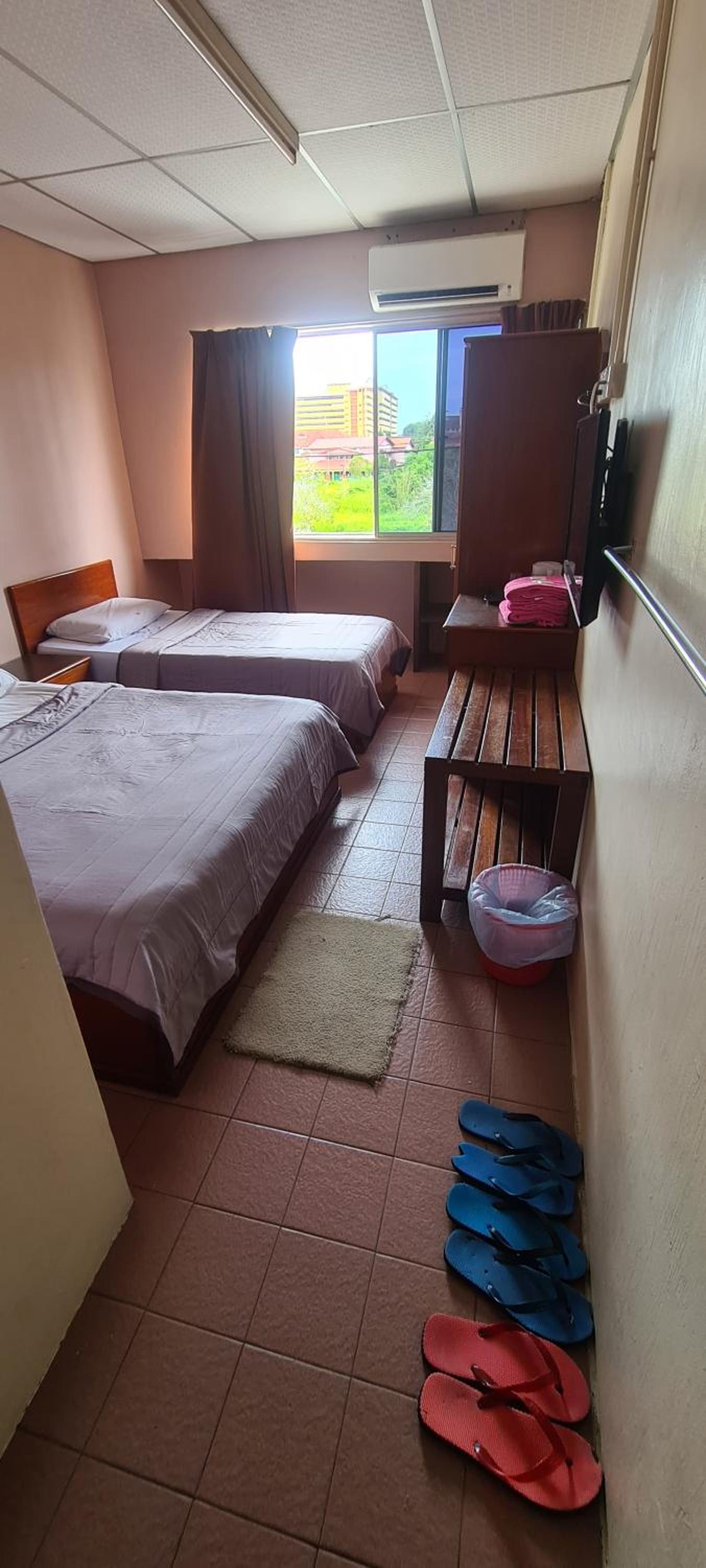 Economy Triple Room - Photo 4