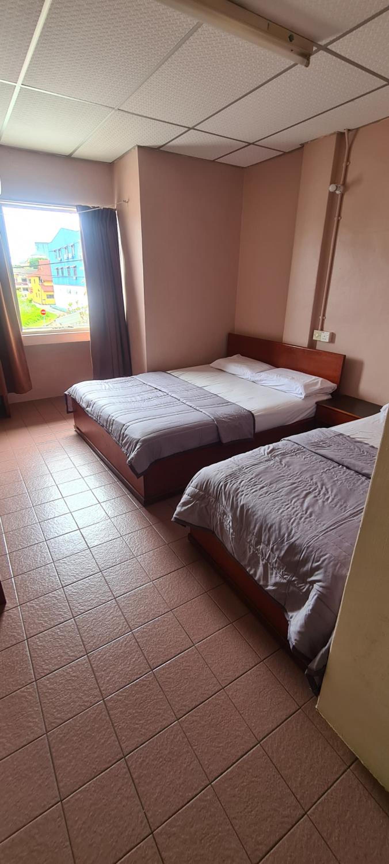 Economy Triple Room - Photo 6